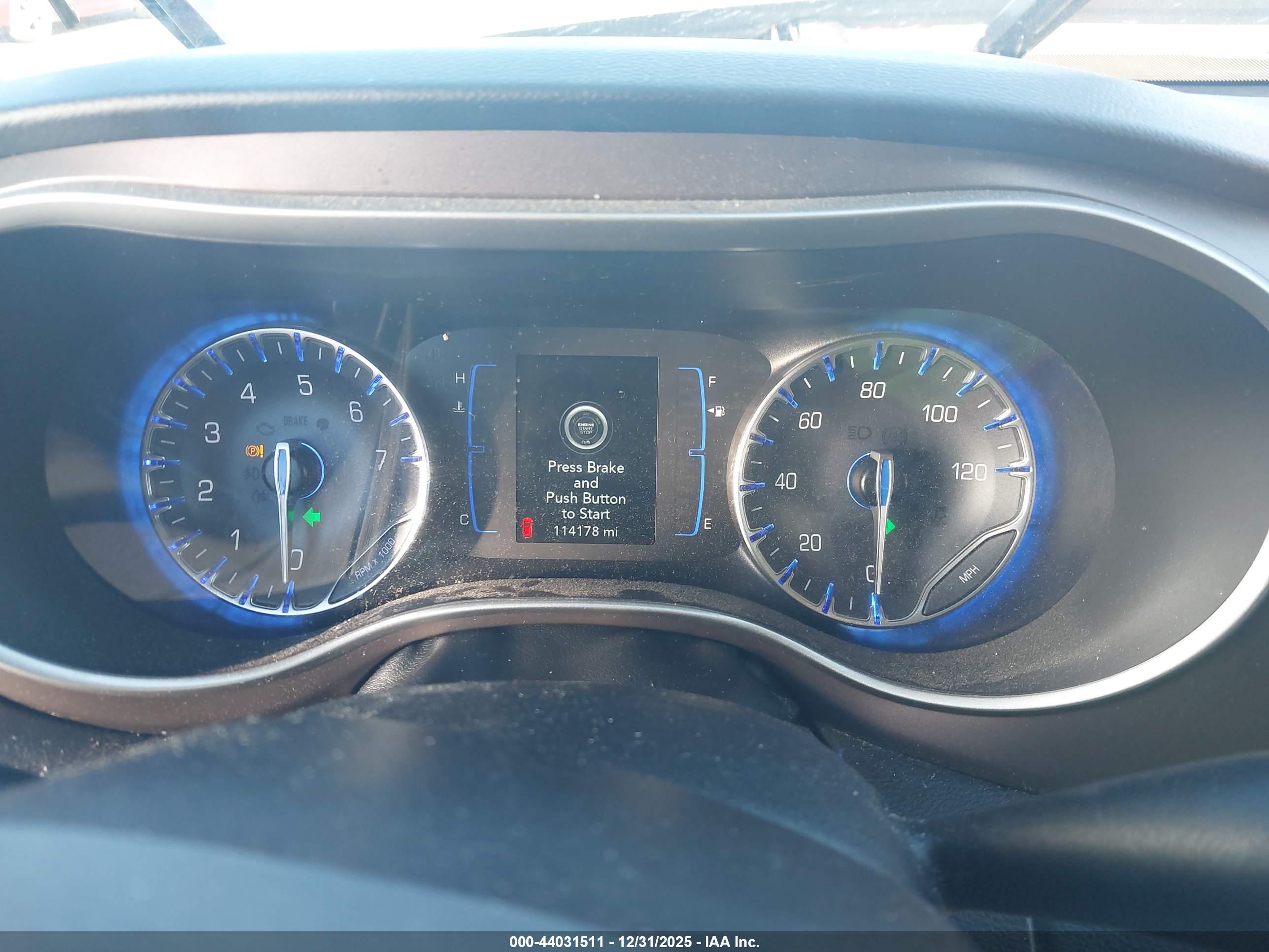 CHRYSLER VOYAGER image 7