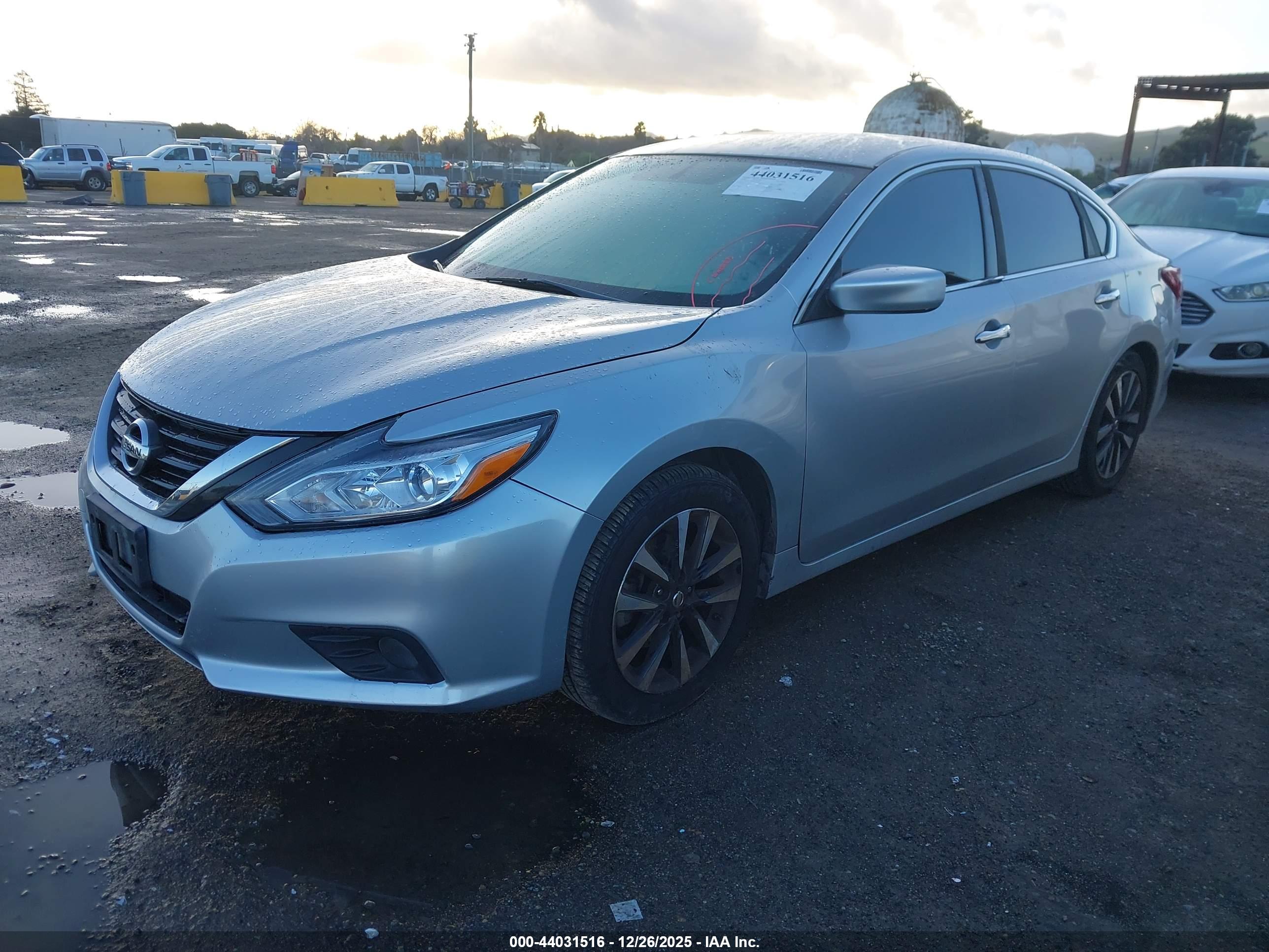 NISSAN ALTIMA image 2