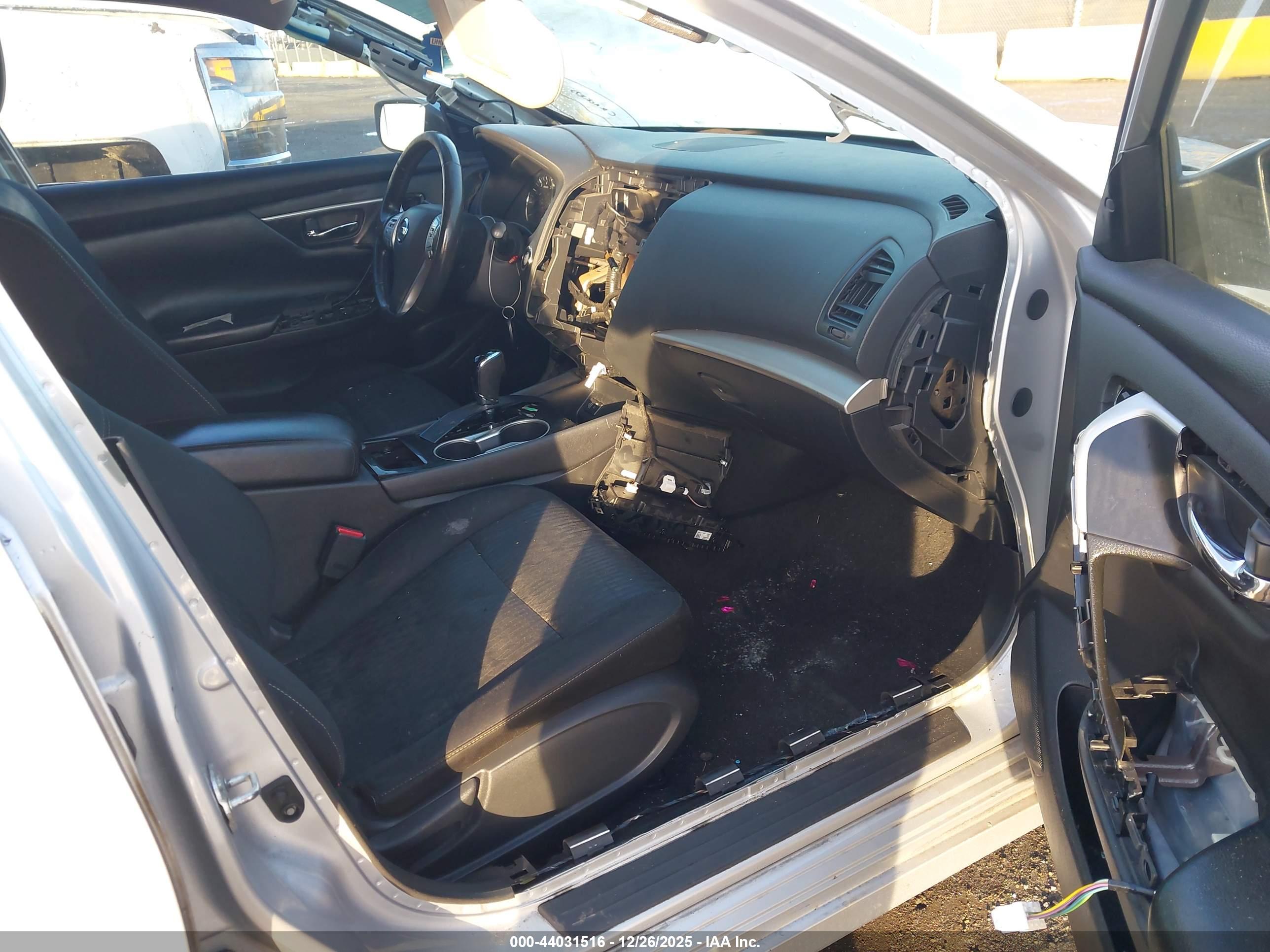 NISSAN ALTIMA image 5