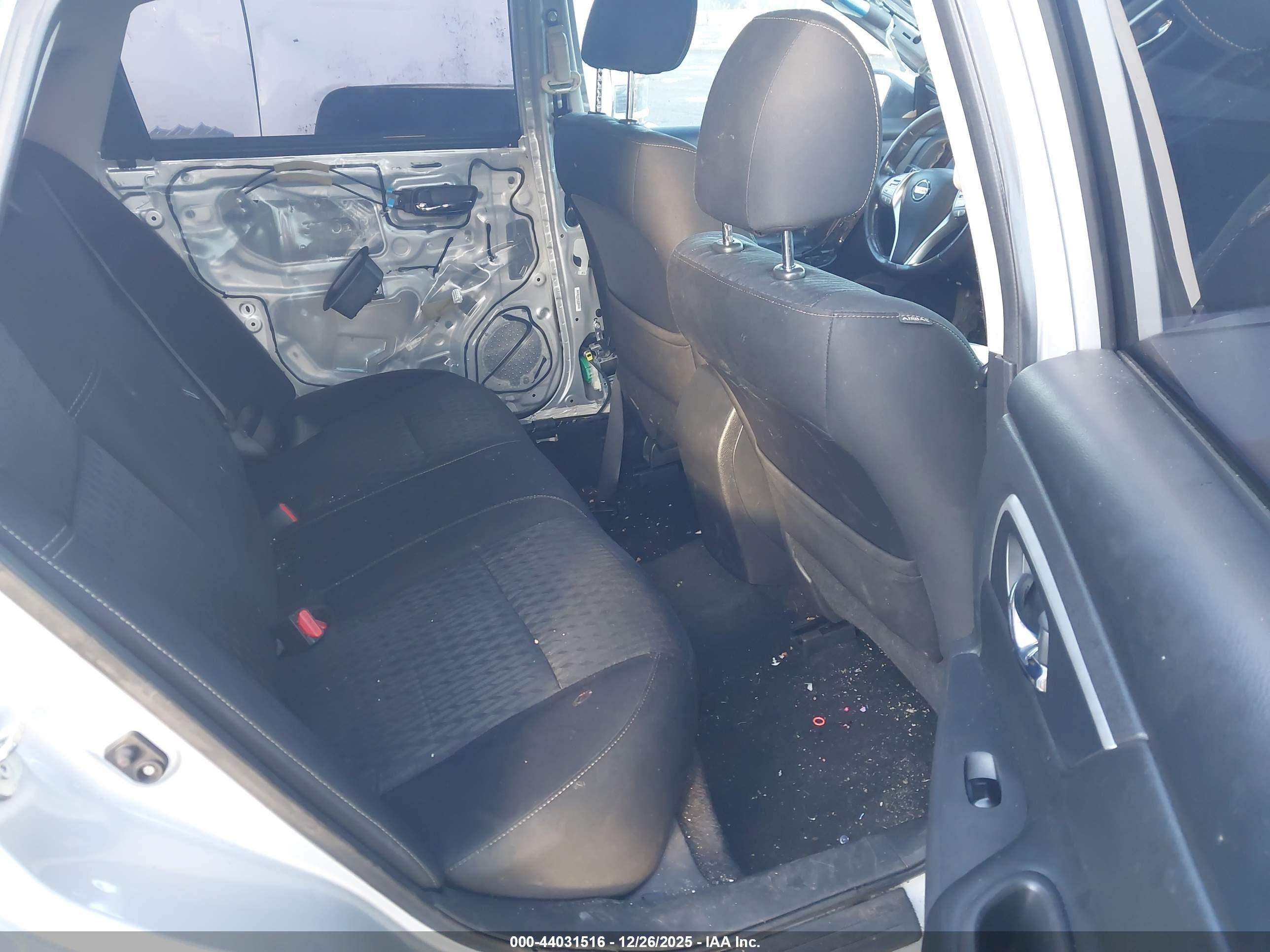 NISSAN ALTIMA image 8