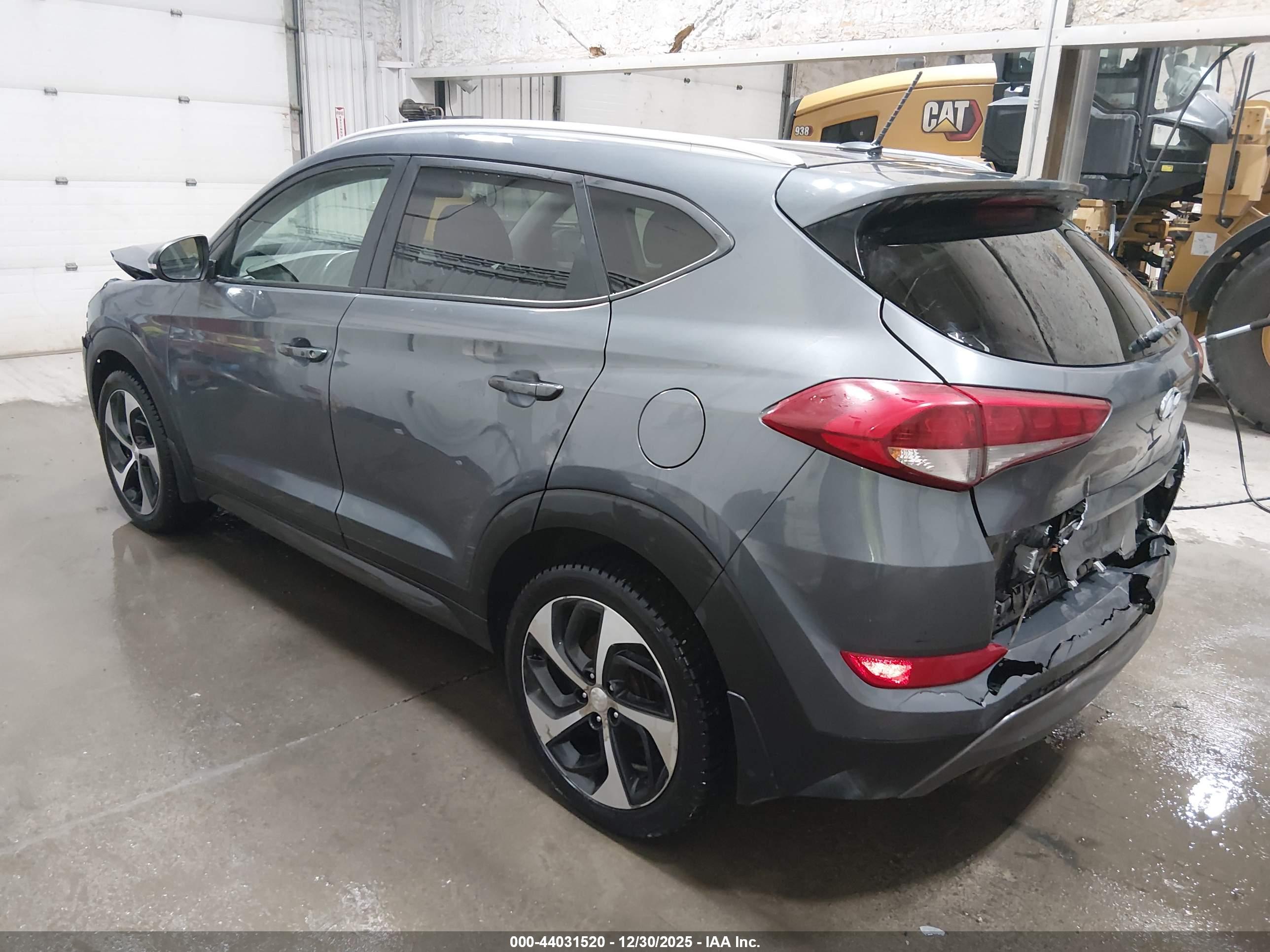 HYUNDAI TUCSON image 3