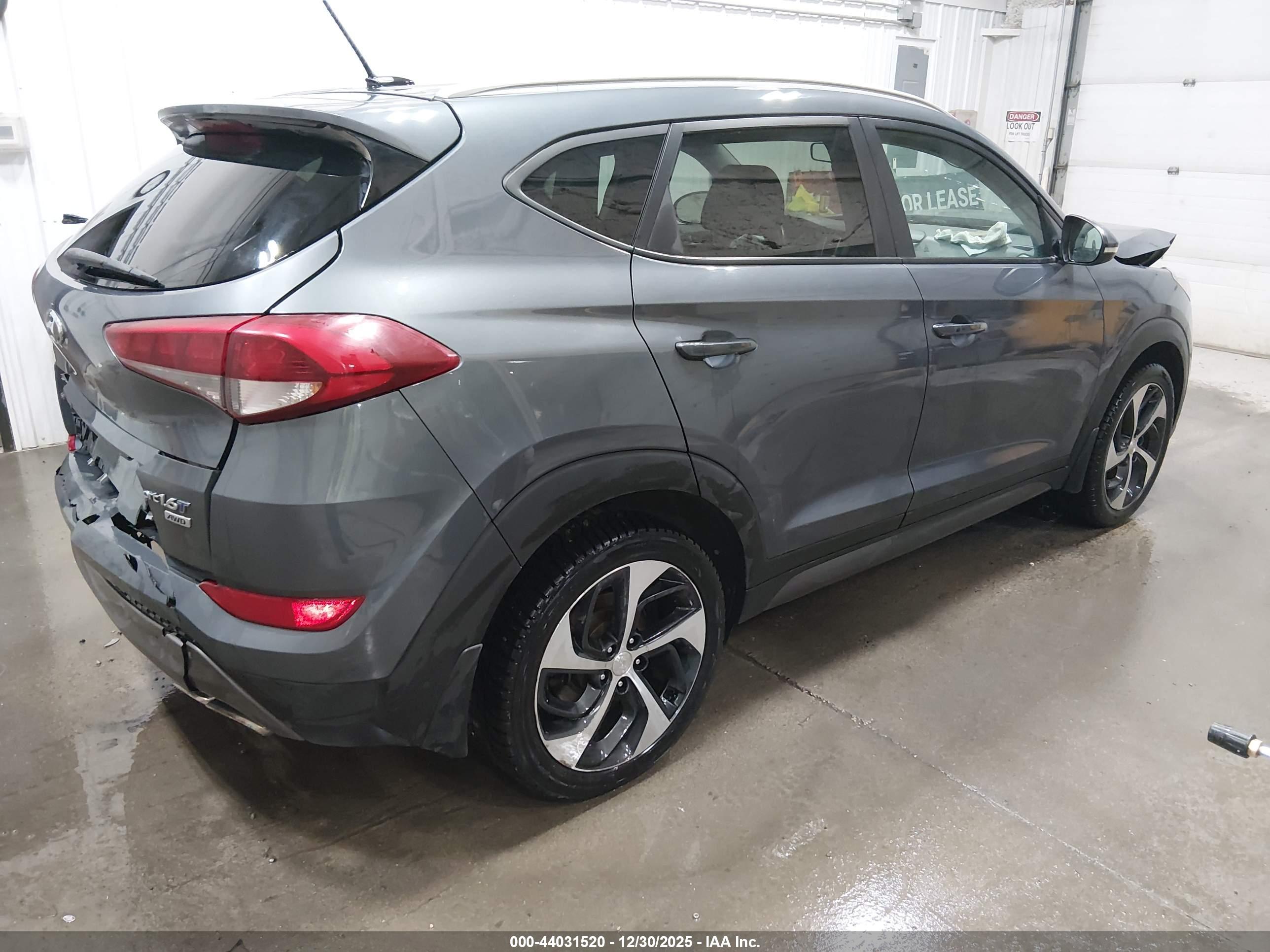 HYUNDAI TUCSON image 4