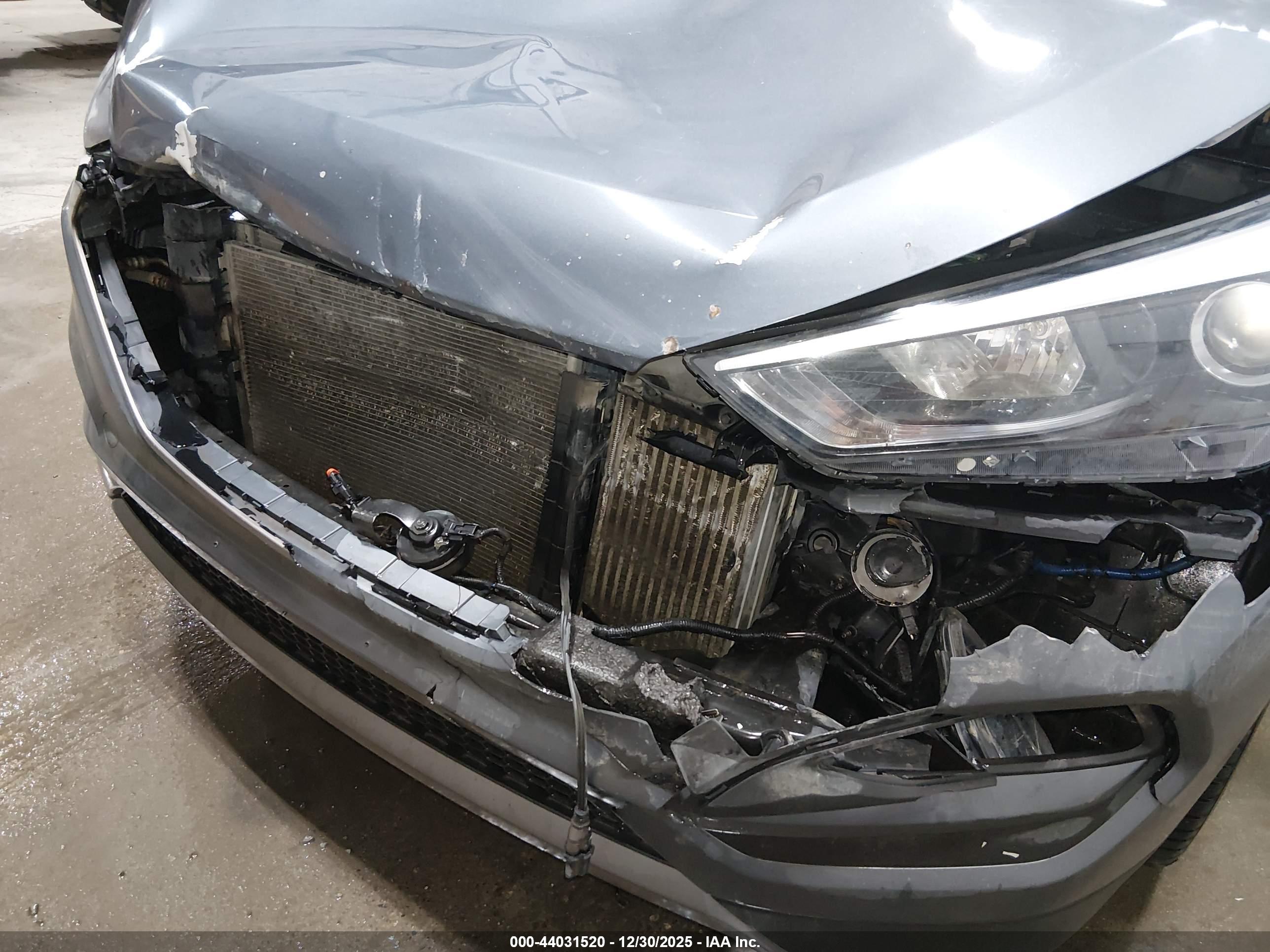 HYUNDAI TUCSON image 6