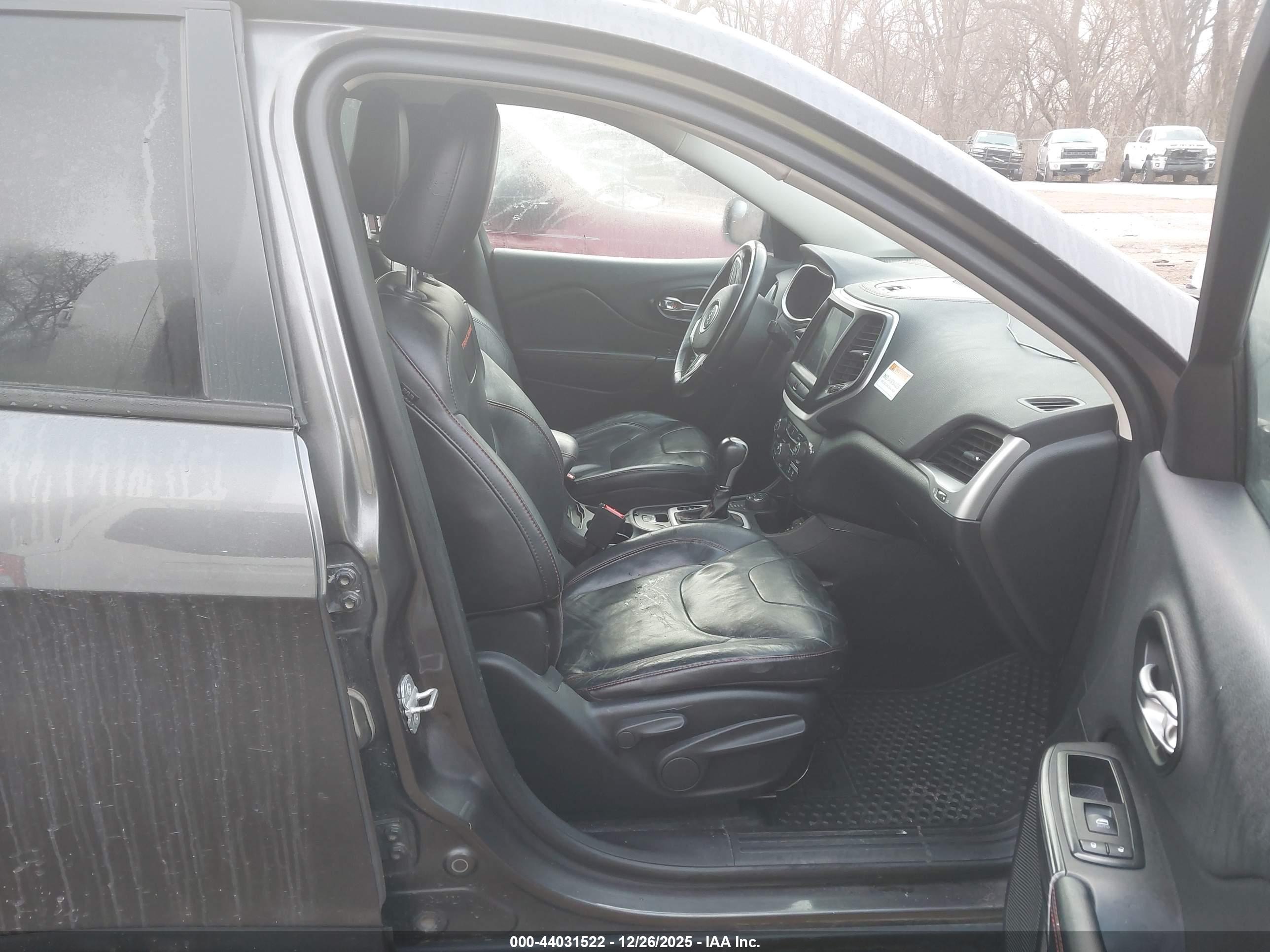 JEEP CHEROKEE image 5