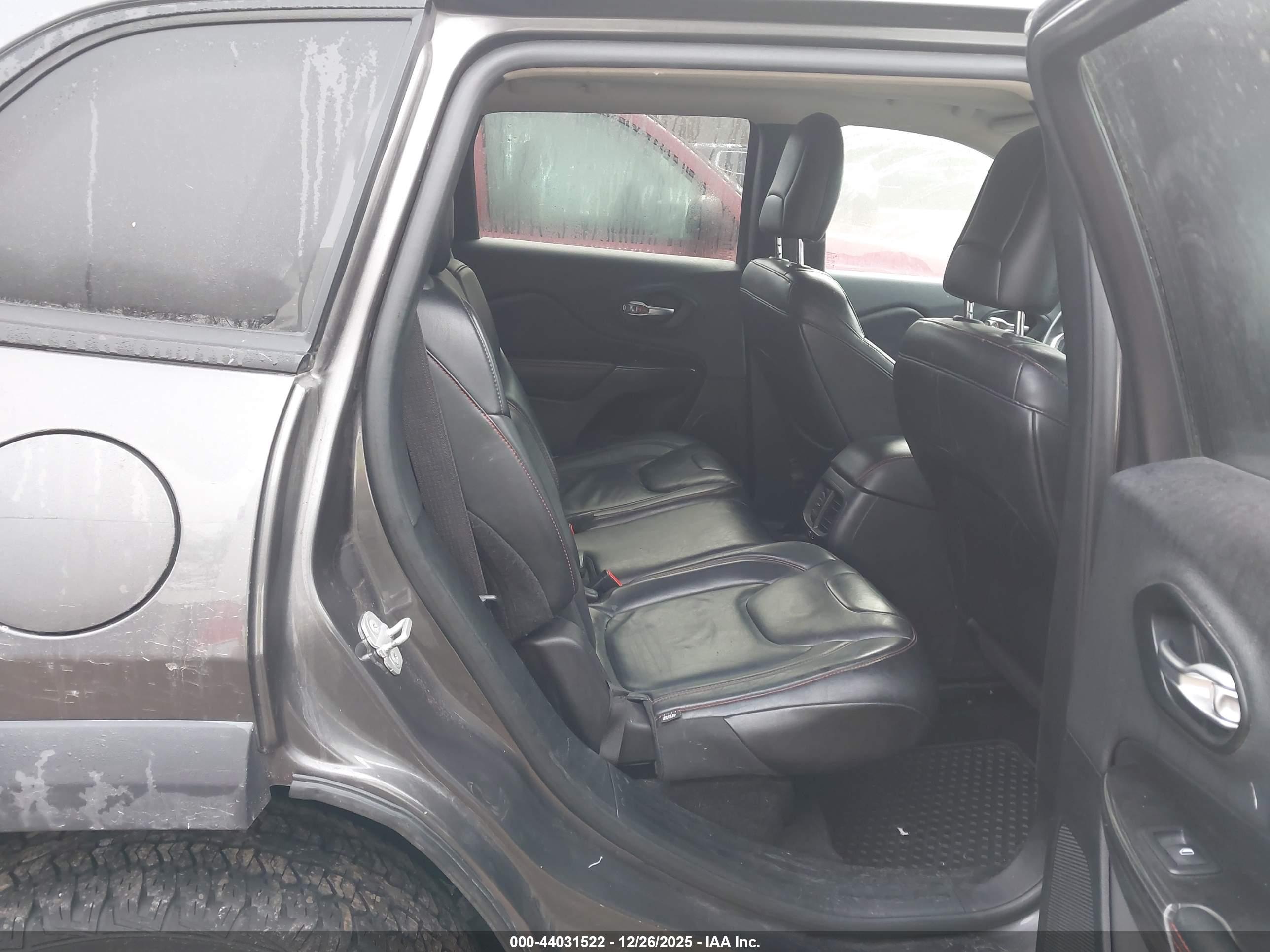 JEEP CHEROKEE image 8