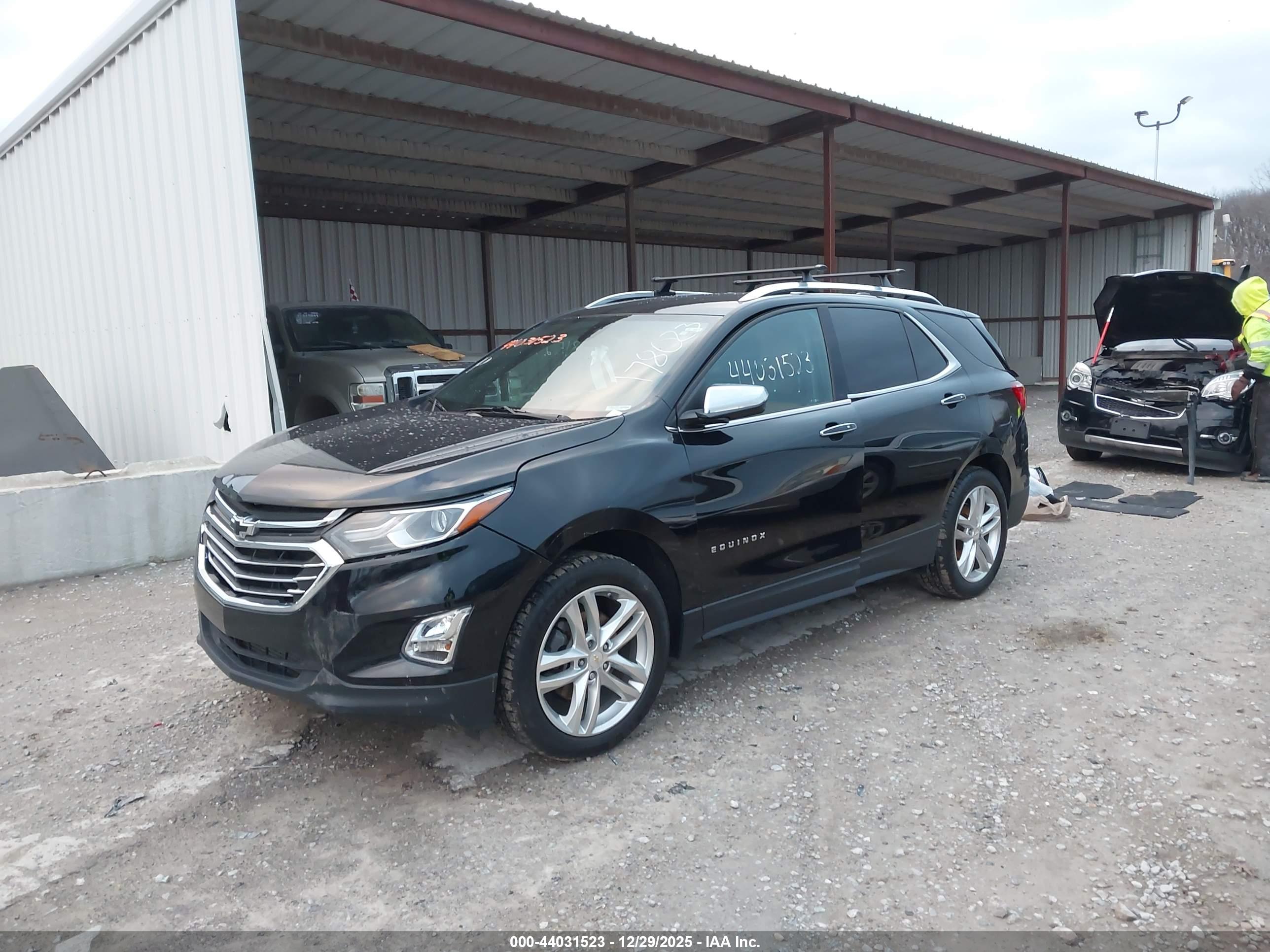 CHEVROLET EQUINOX image 2