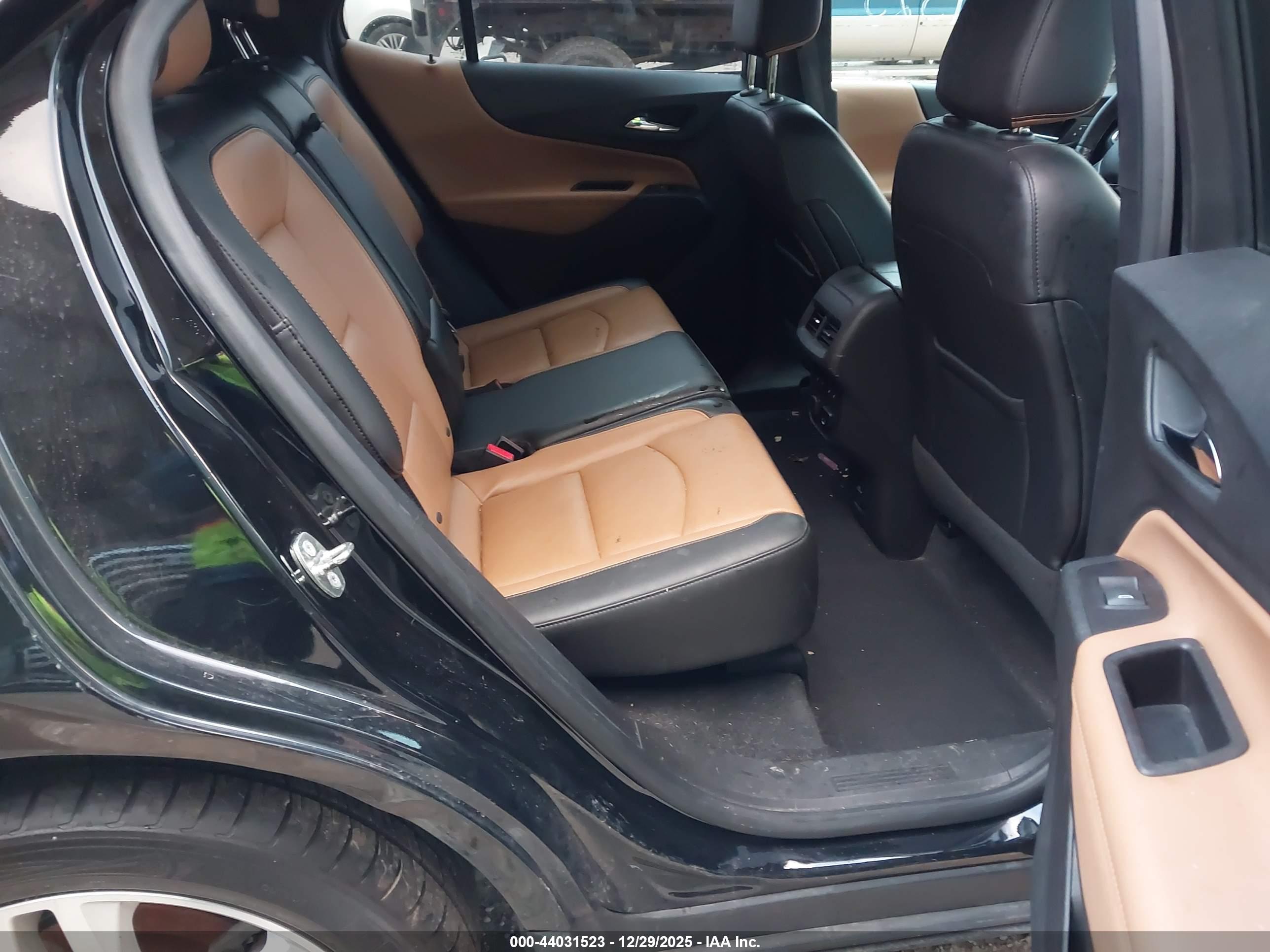 CHEVROLET EQUINOX image 8