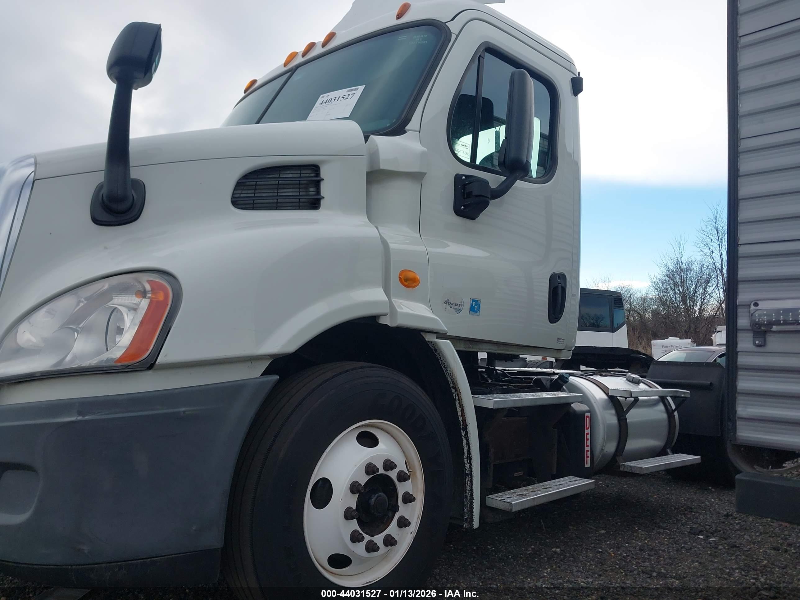 FREIGHTLINER CASCADIA image 2