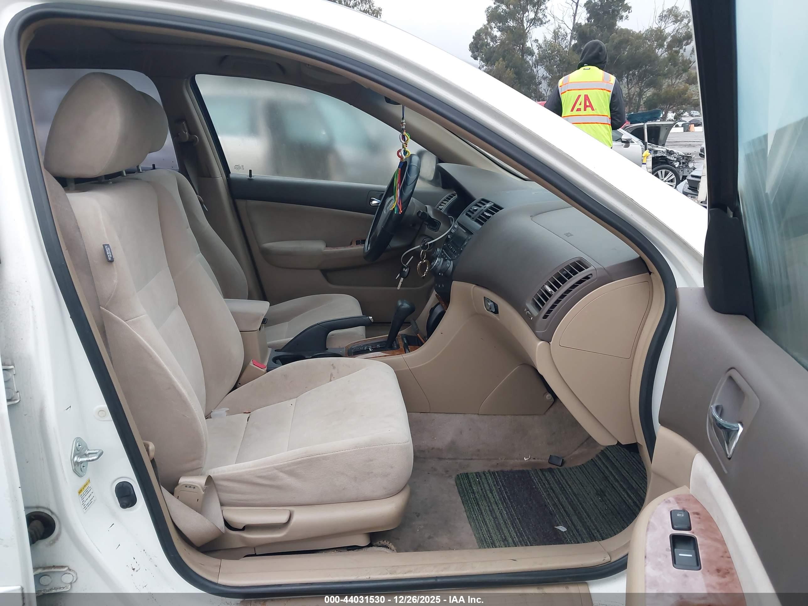 HONDA ACCORD image 5