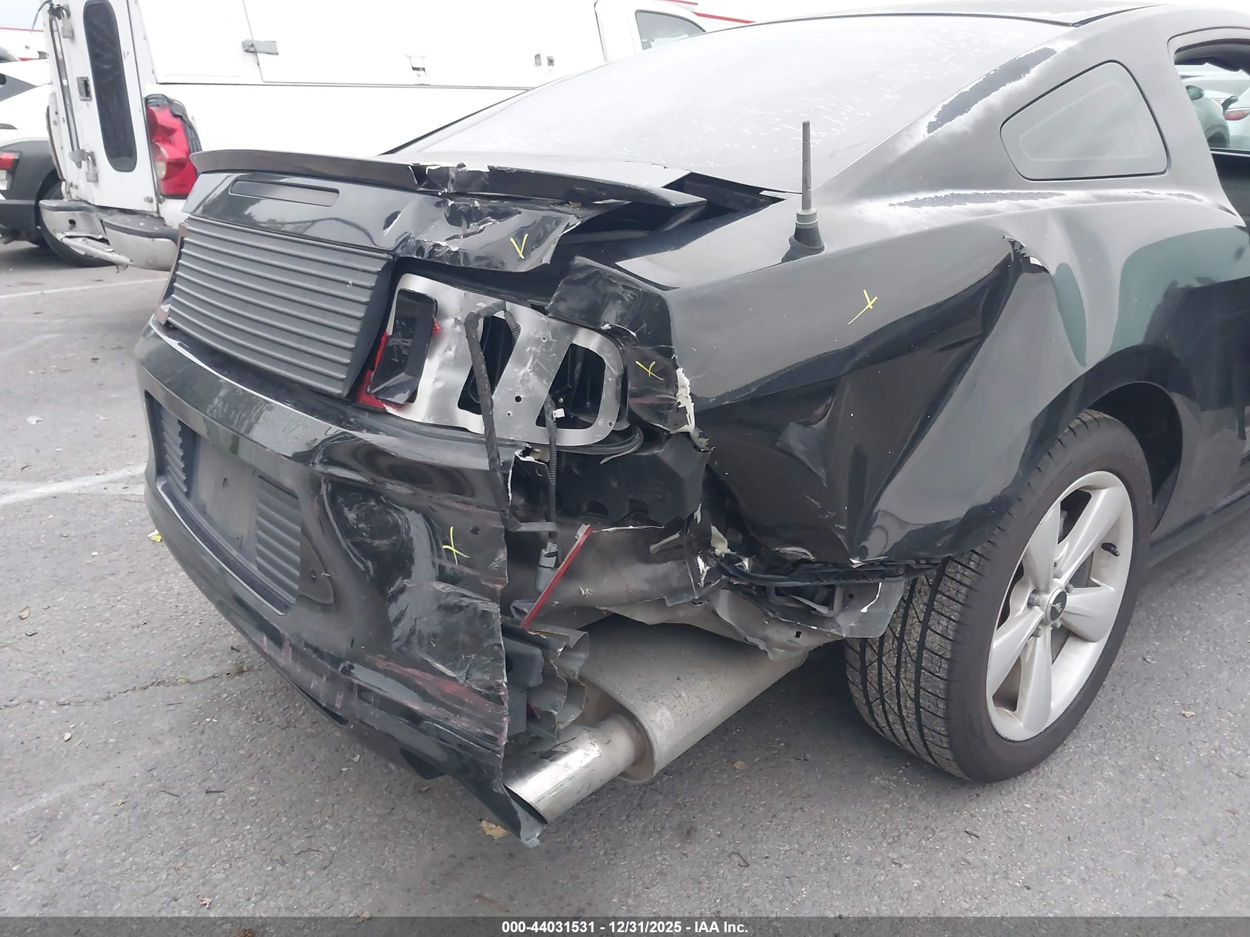 FORD MUSTANG image 6