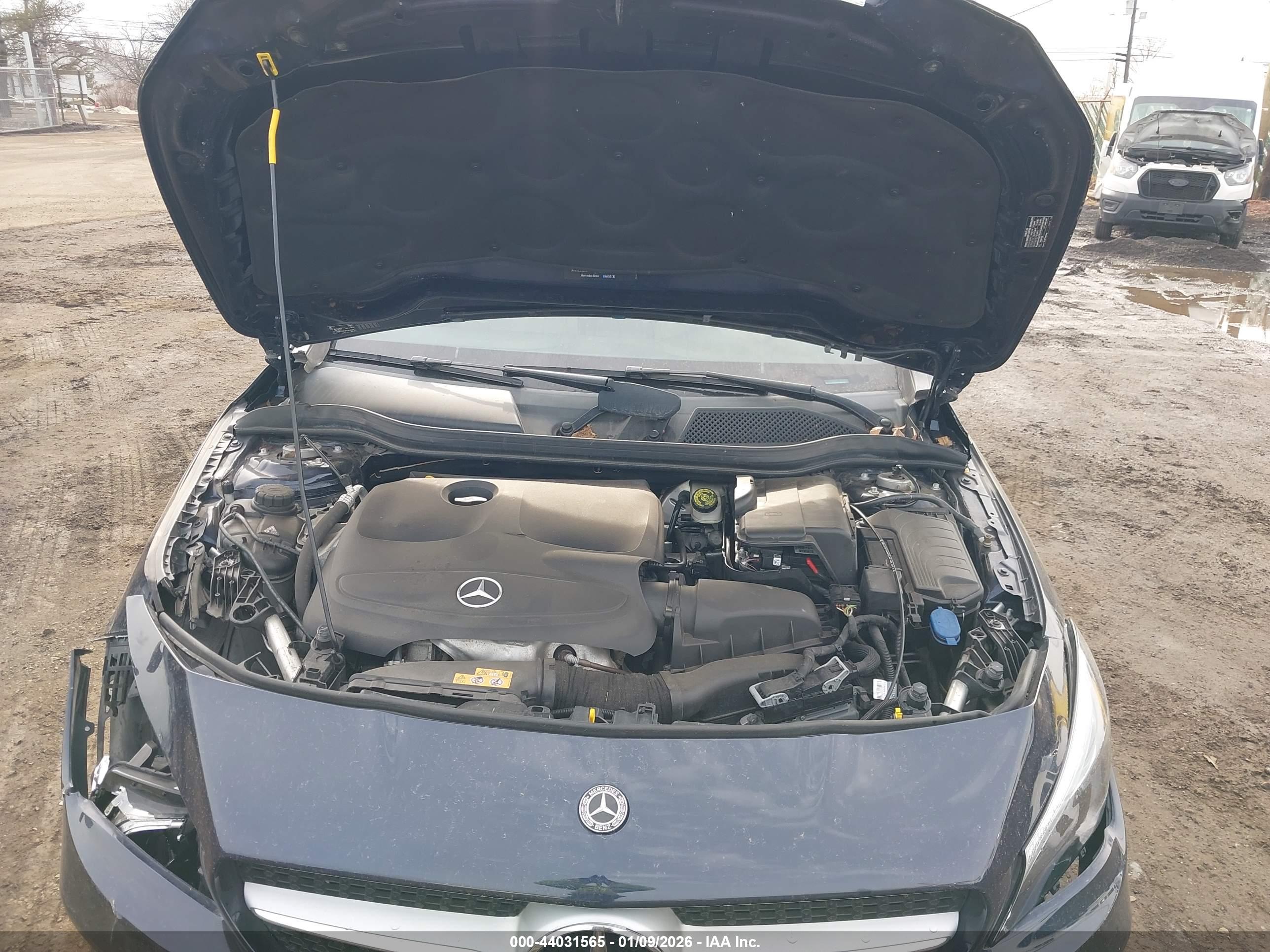 MERCEDES-BENZ CLA image 10