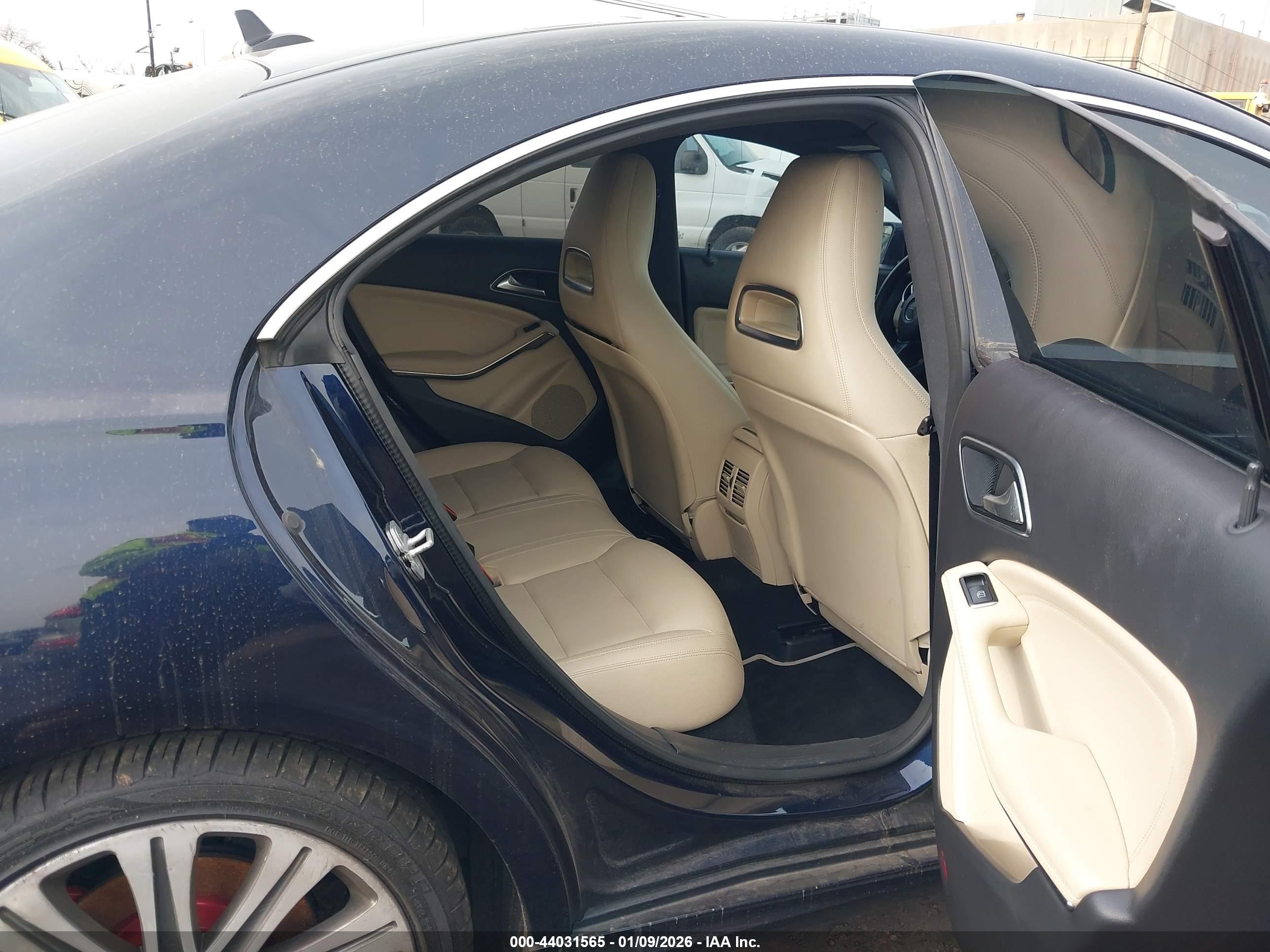 MERCEDES-BENZ CLA image 8