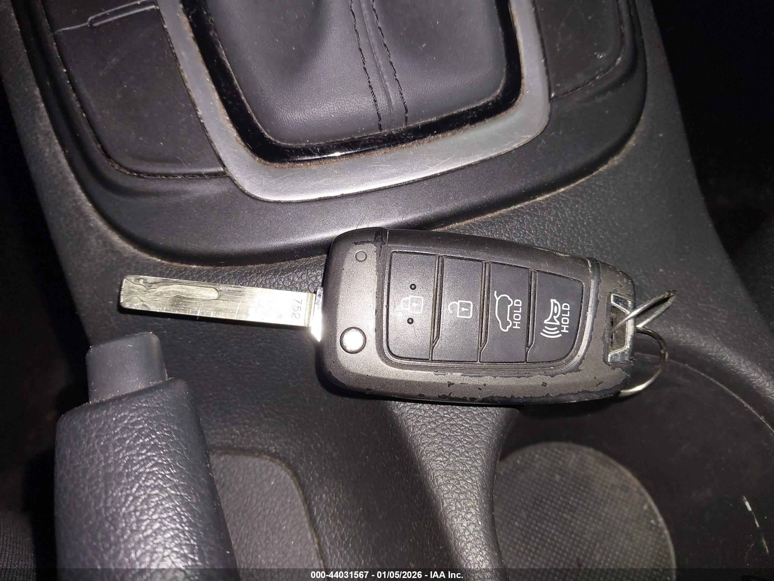 HYUNDAI KONA image 11