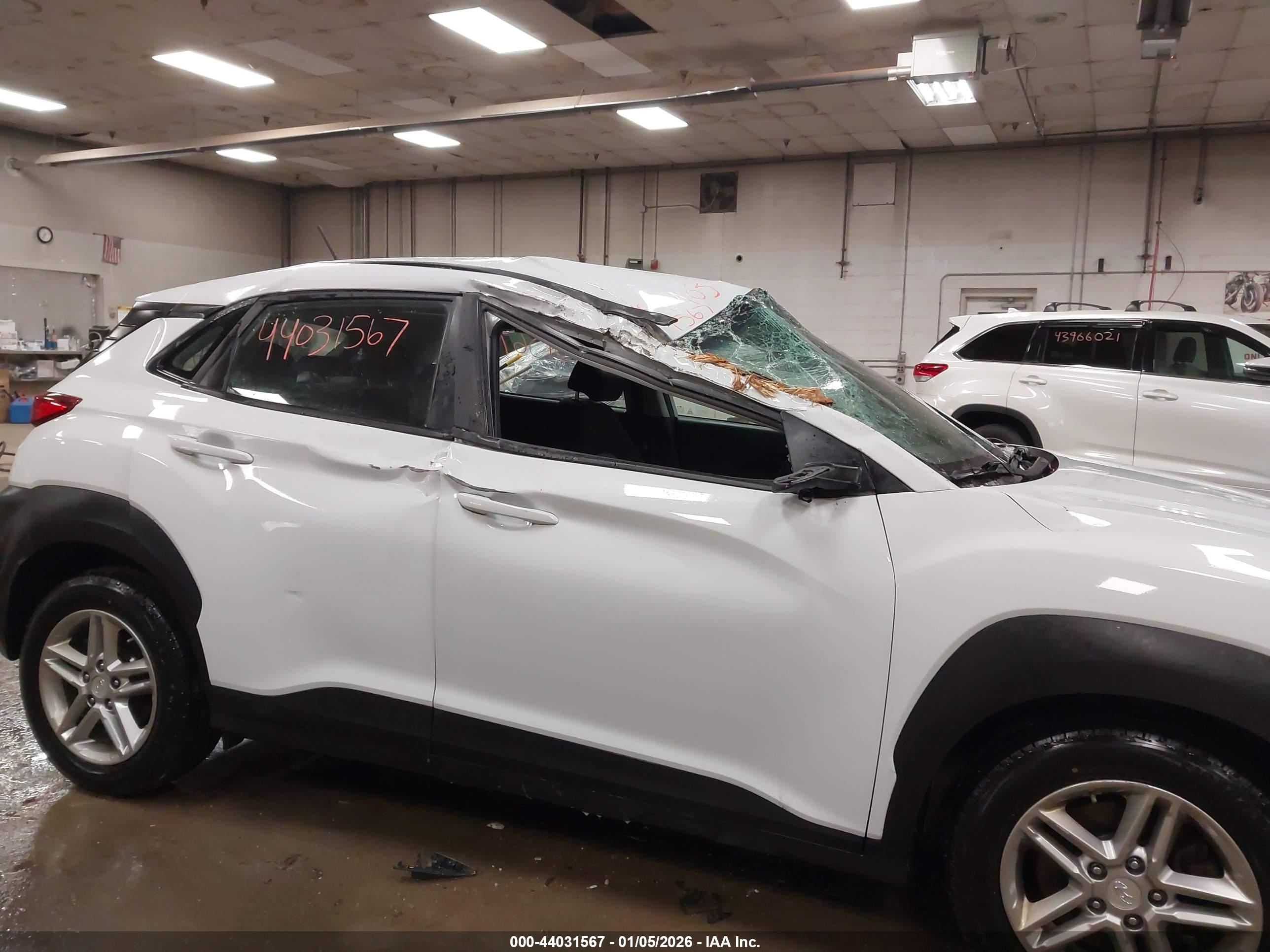 HYUNDAI KONA image 6