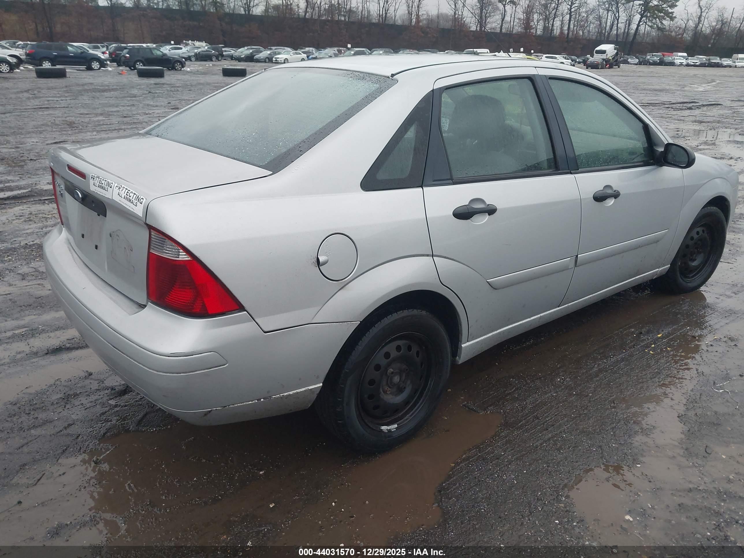 FORD FOCUS image 4