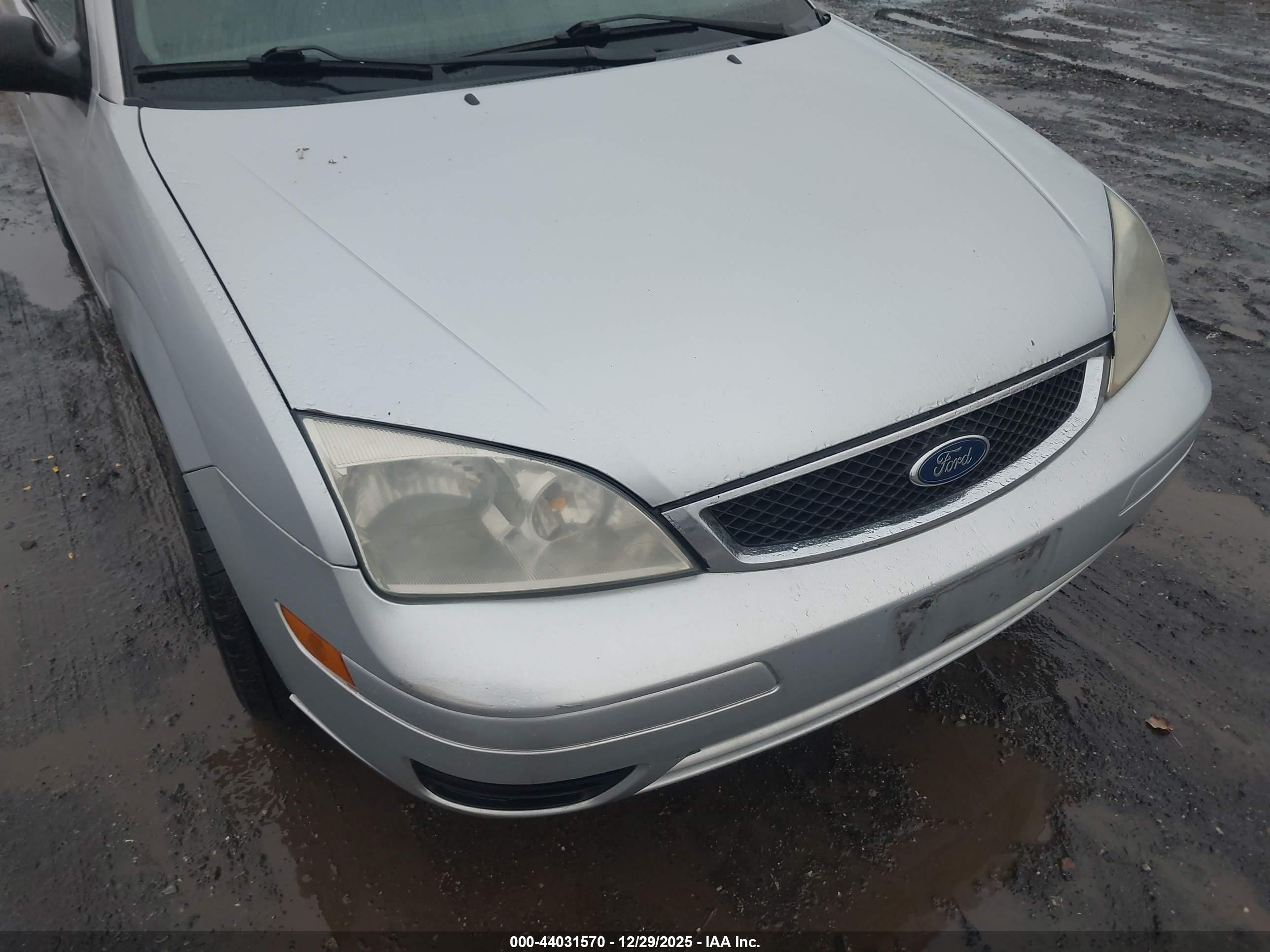 FORD FOCUS image 6