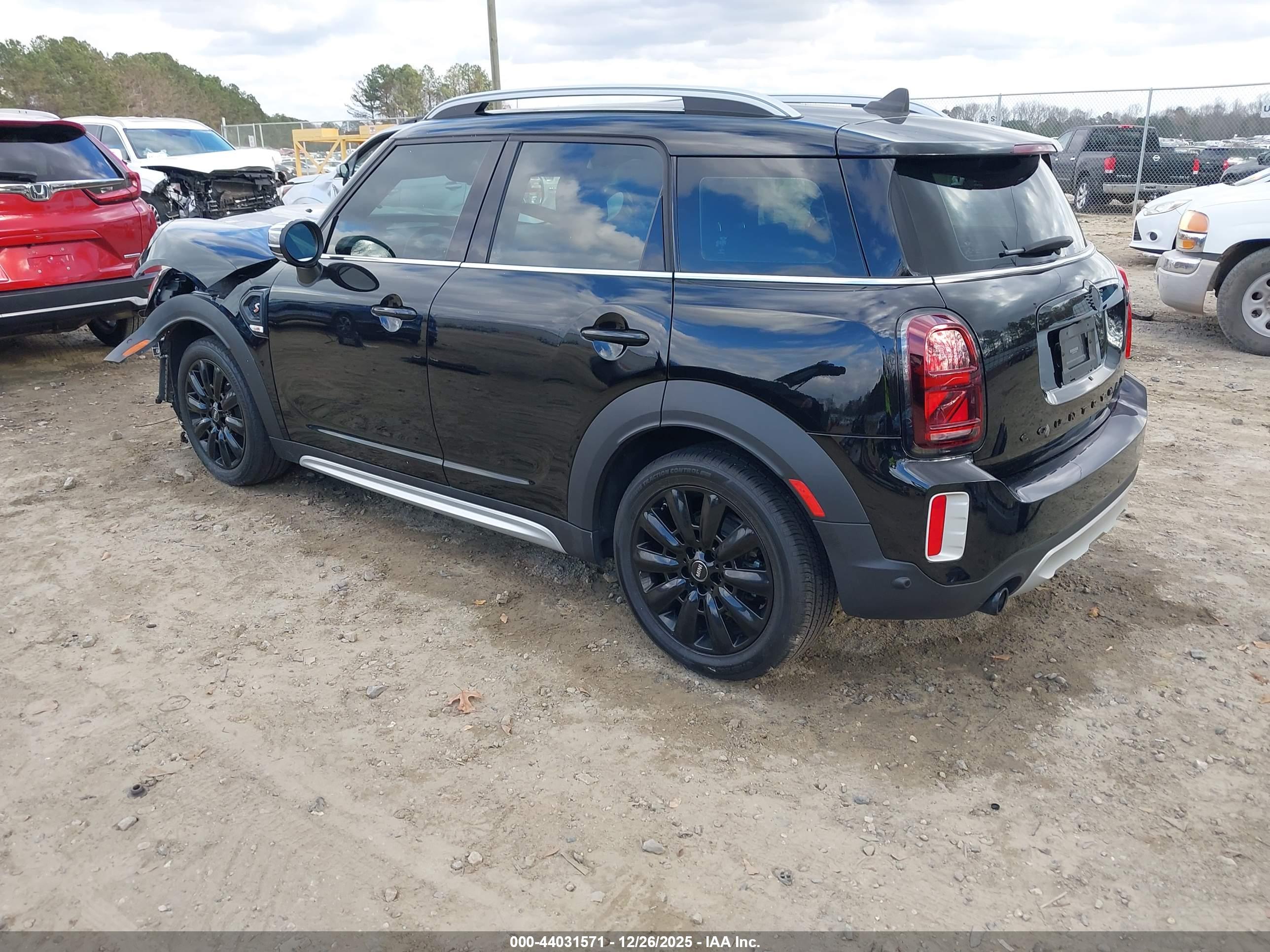 MINI COUNTRYMAN image 3