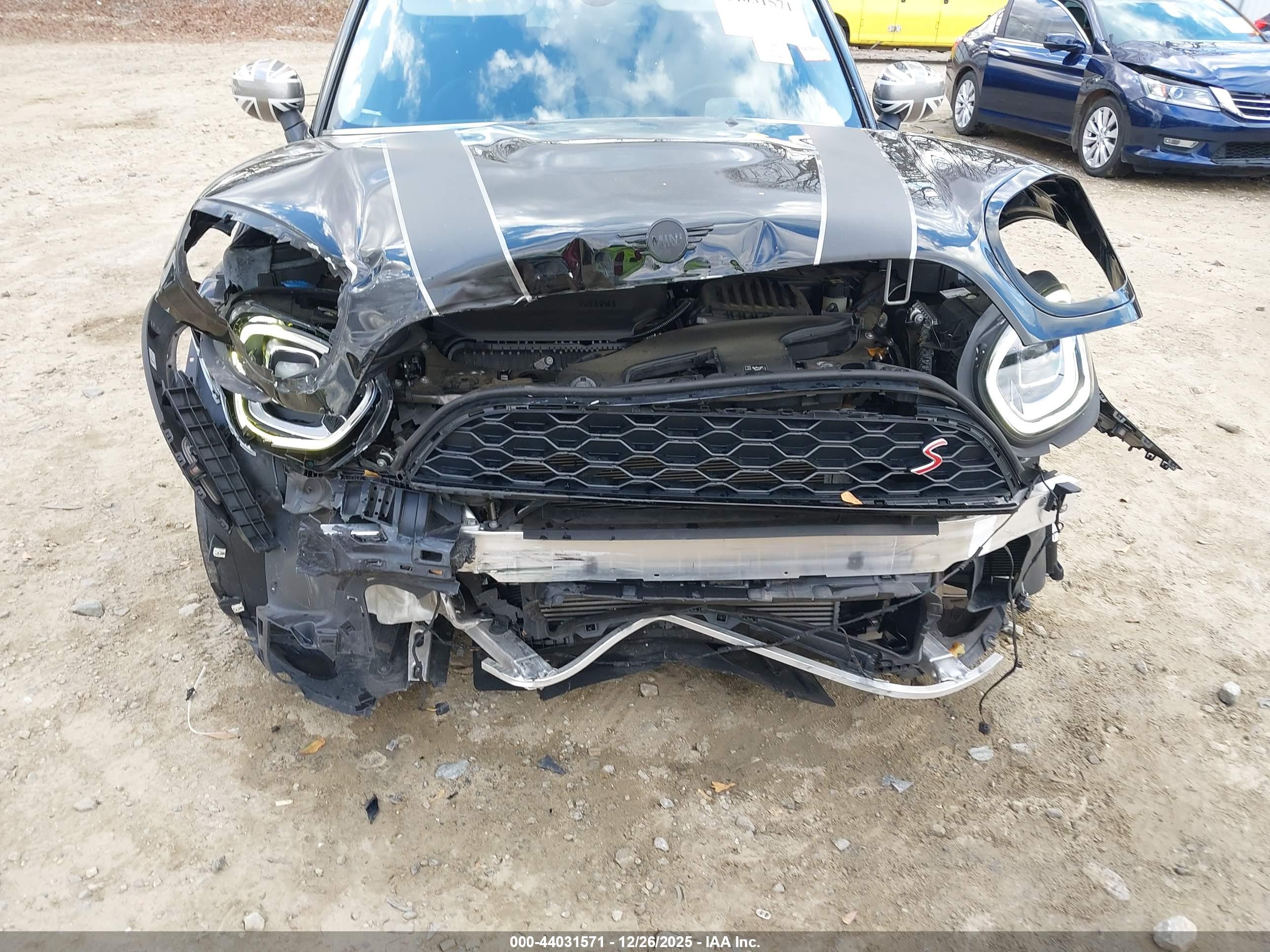 MINI COUNTRYMAN image 6