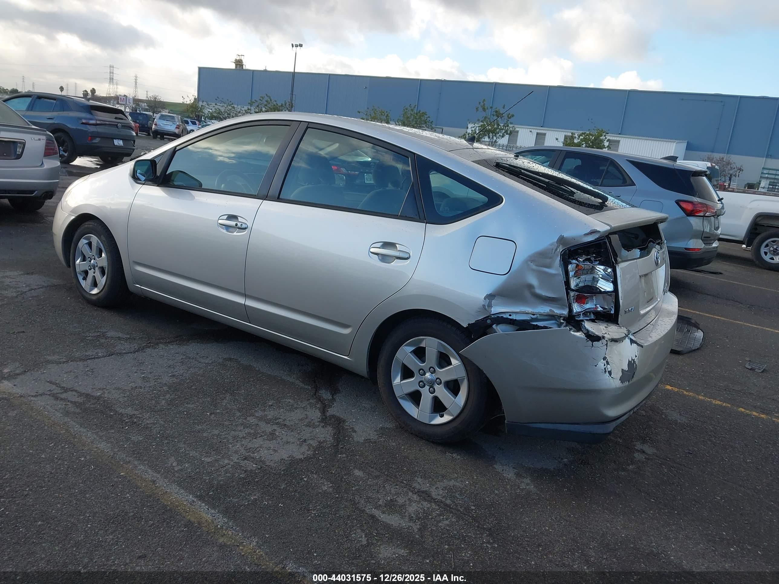 TOYOTA PRIUS image 3