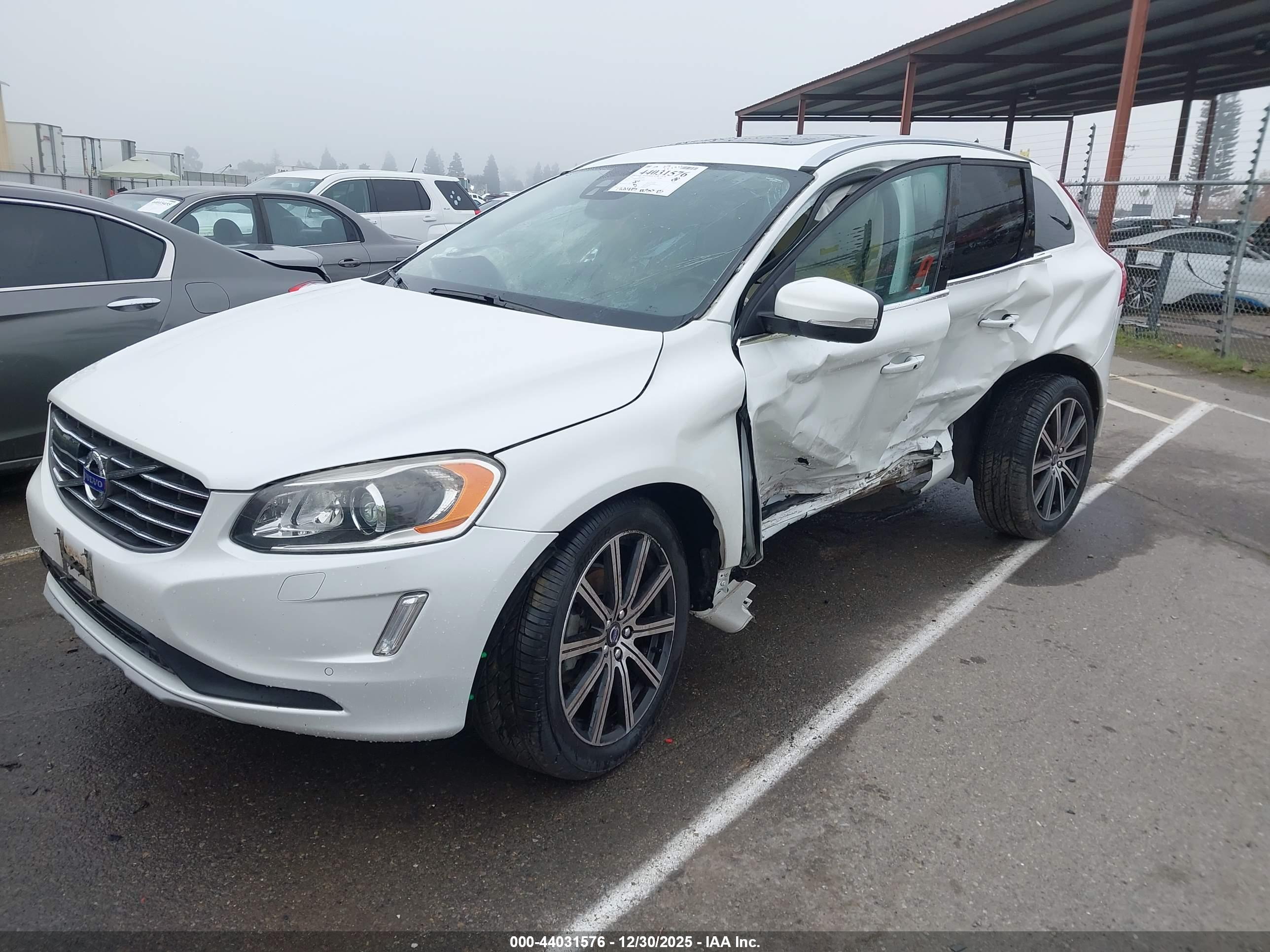 VOLVO XC60 image 2