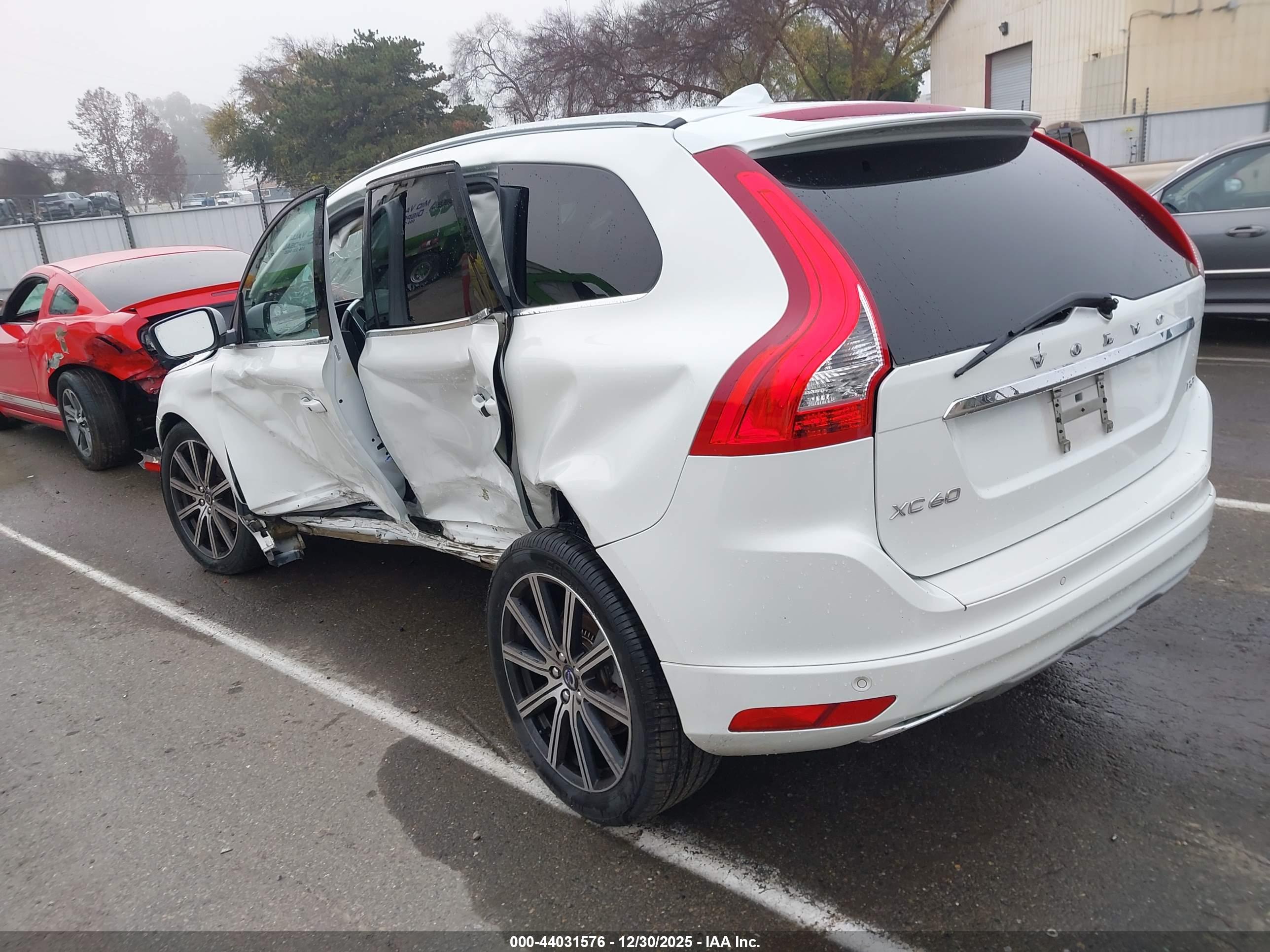 VOLVO XC60 image 3