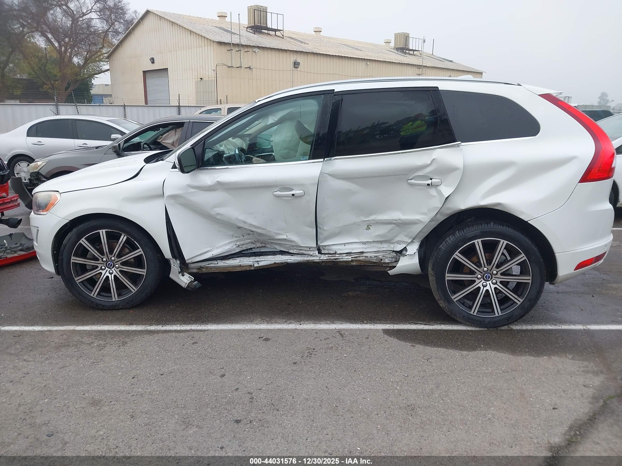 VOLVO XC60 image 6