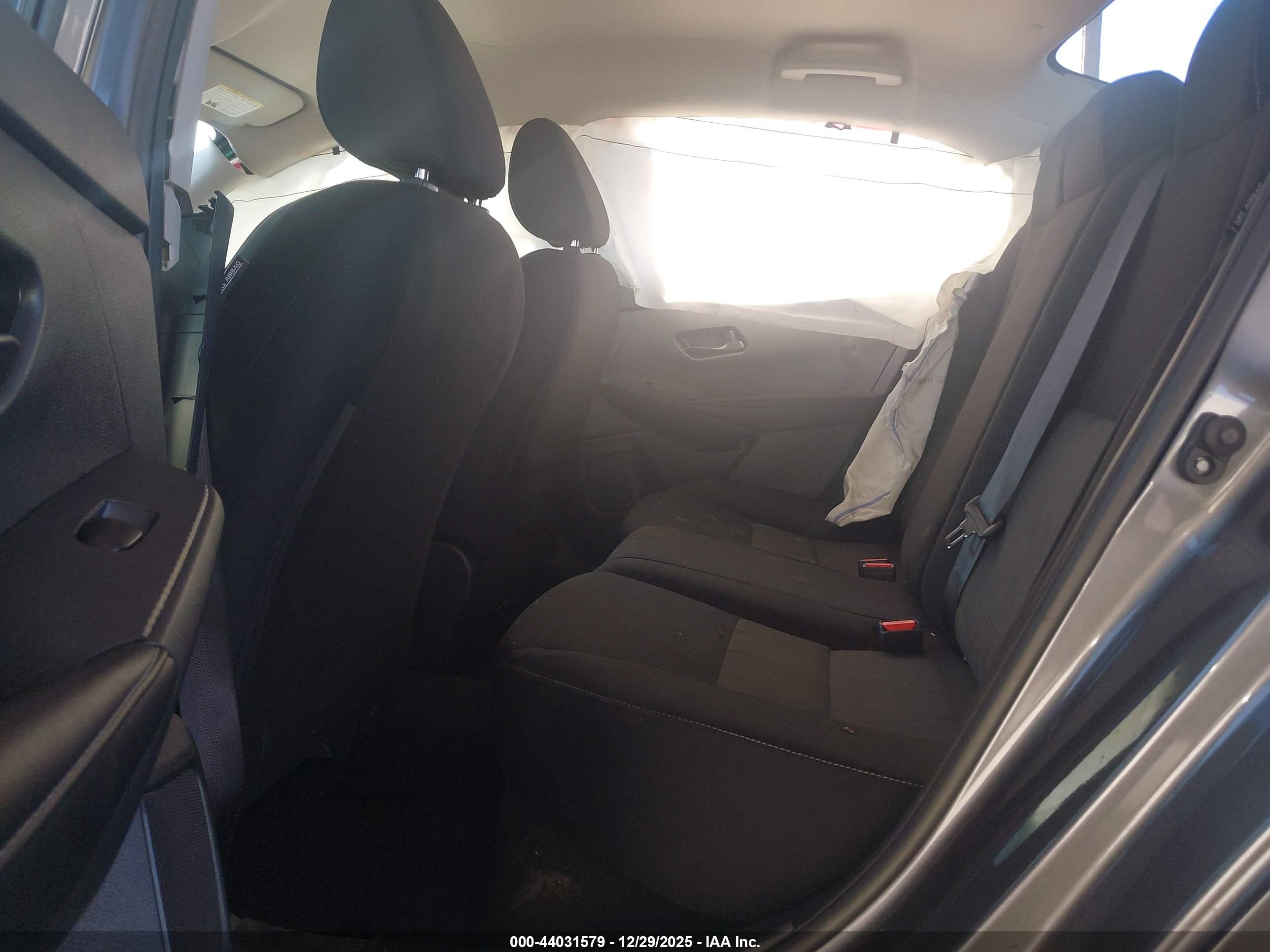NISSAN SENTRA image 8