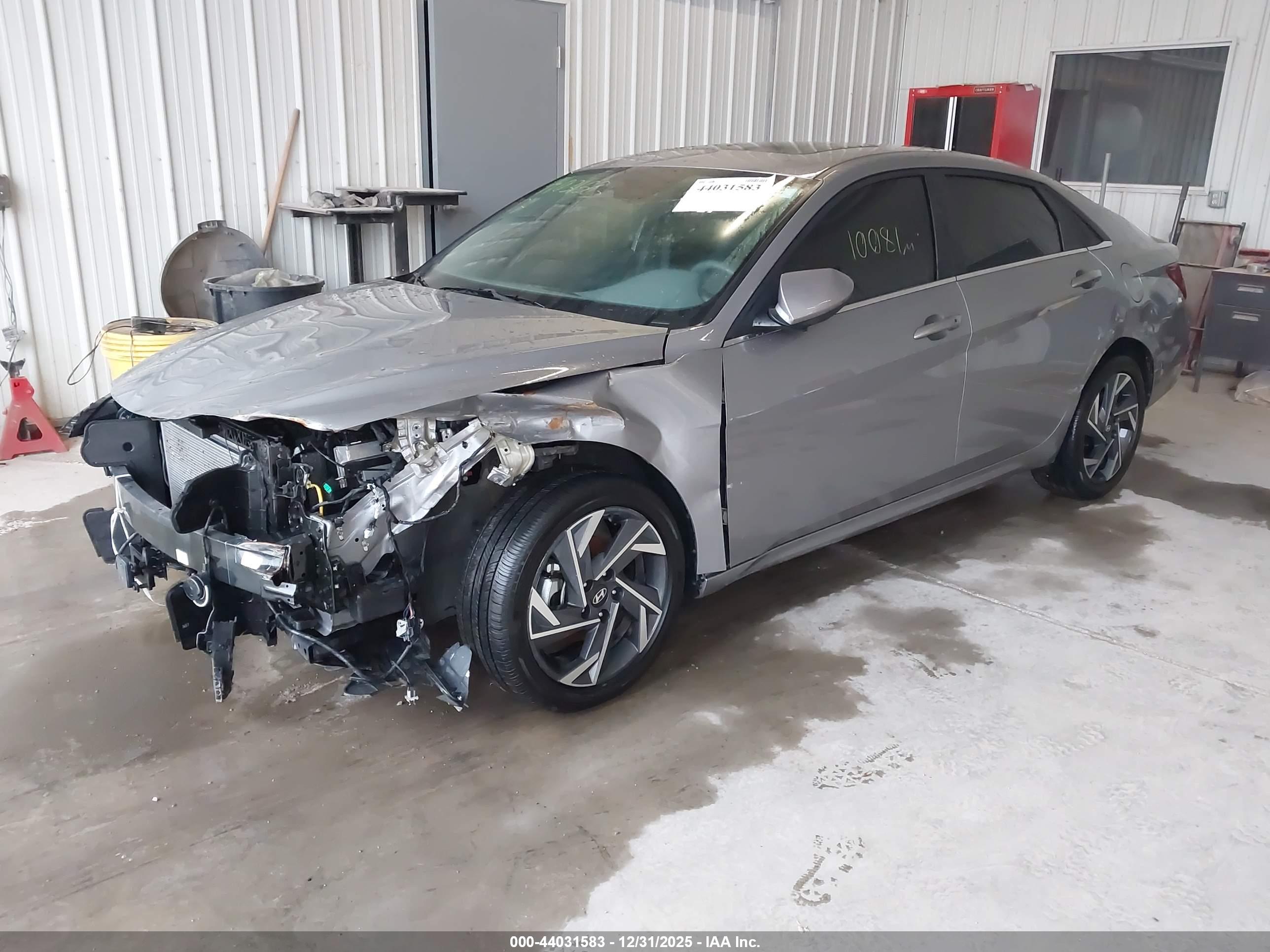 HYUNDAI ELANTRA image 2