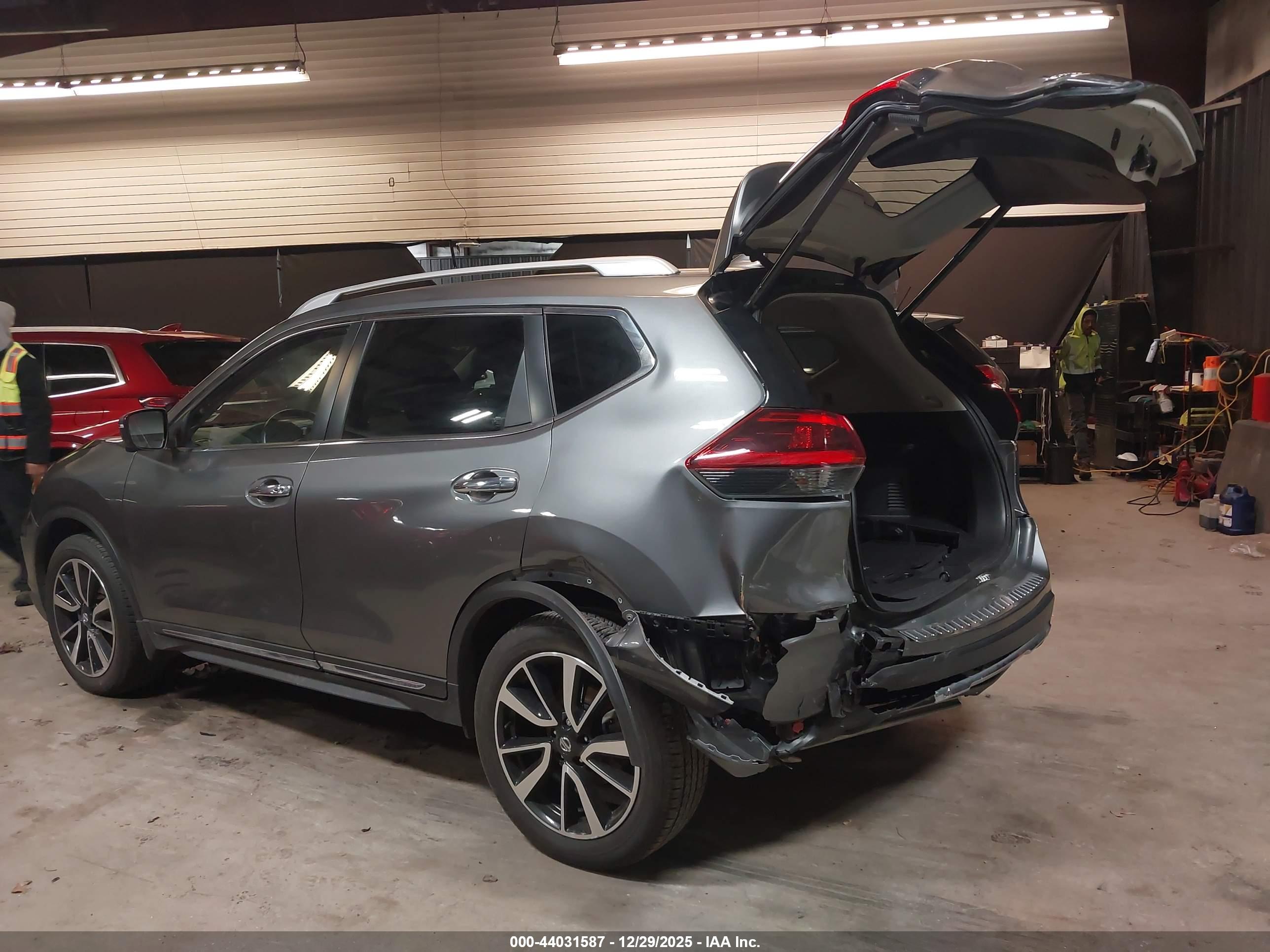 NISSAN ROGUE image 3