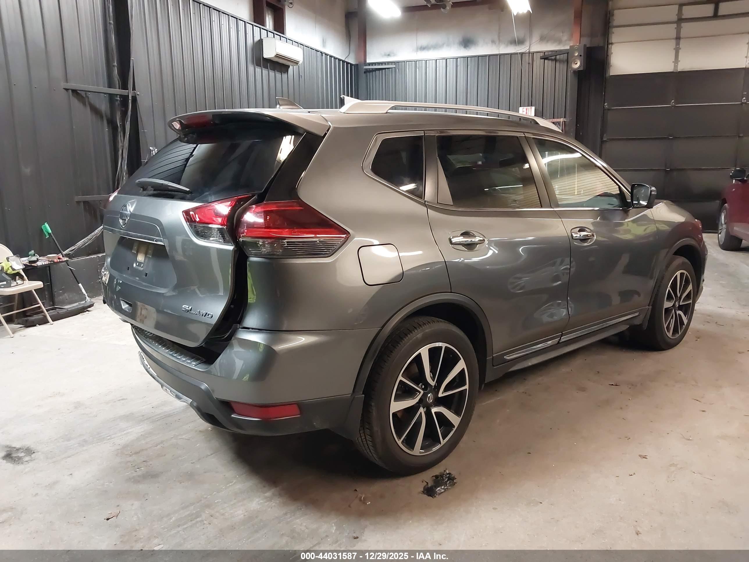NISSAN ROGUE image 4