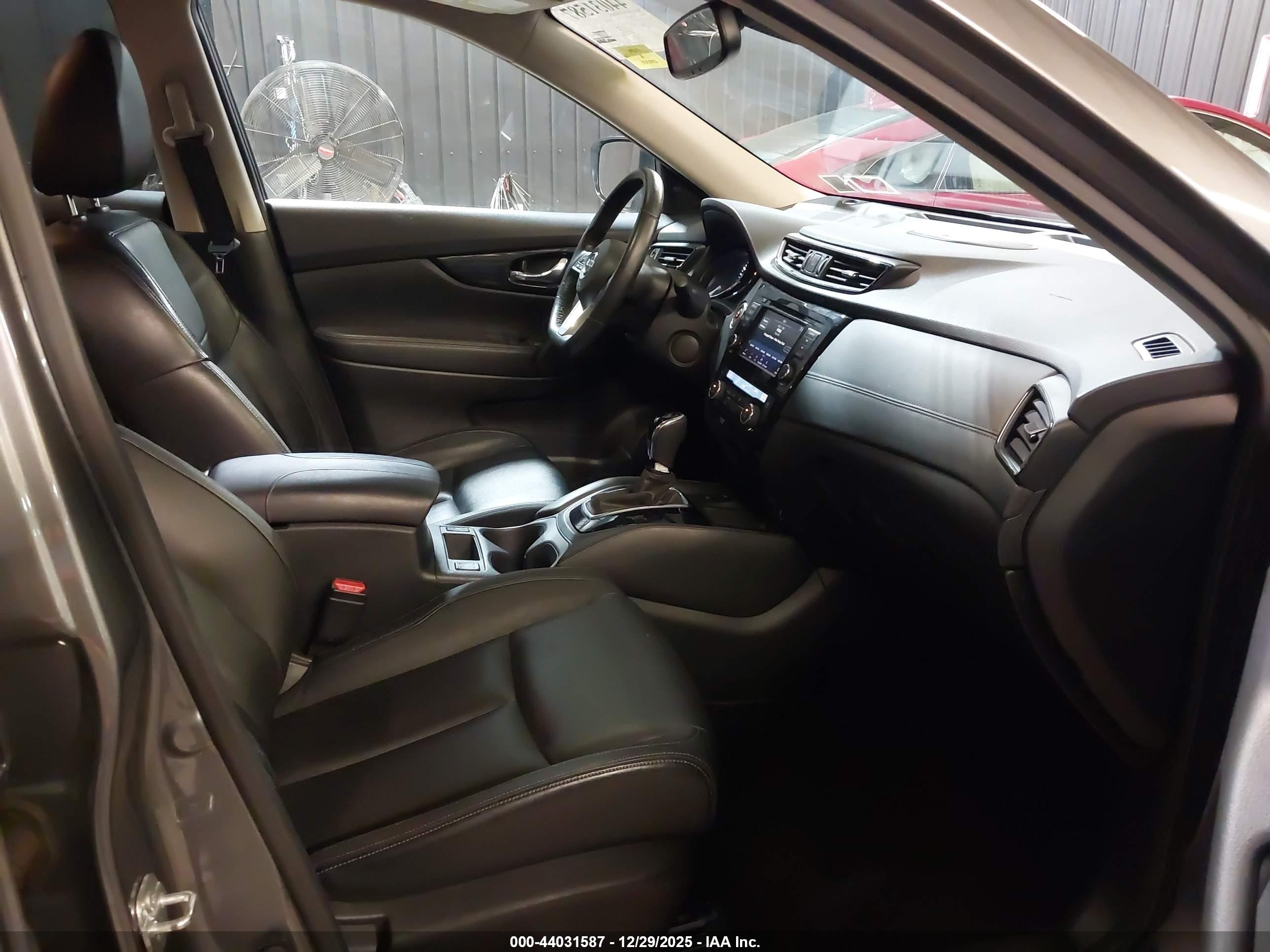 NISSAN ROGUE image 5