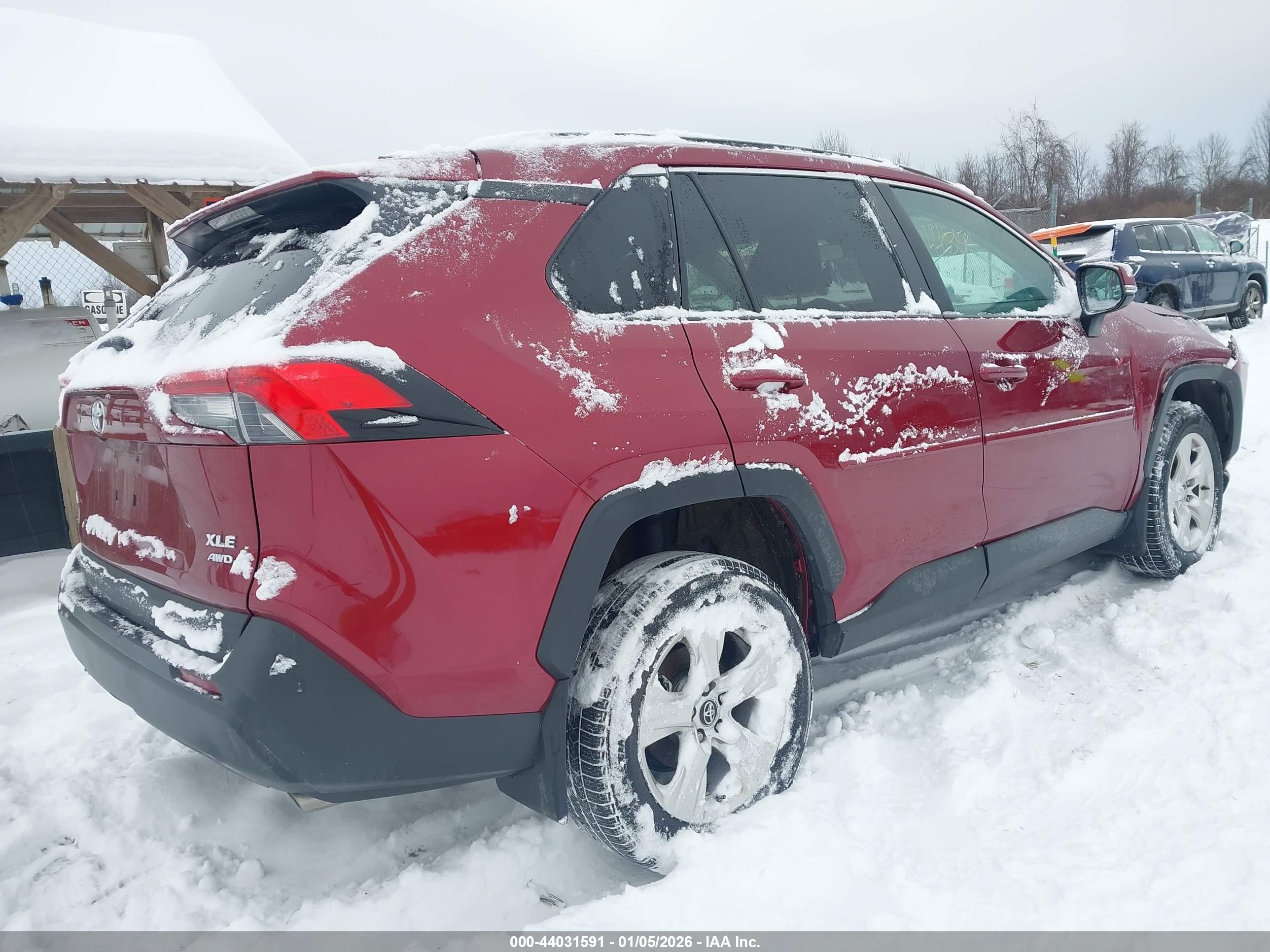 TOYOTA RAV4 image 4