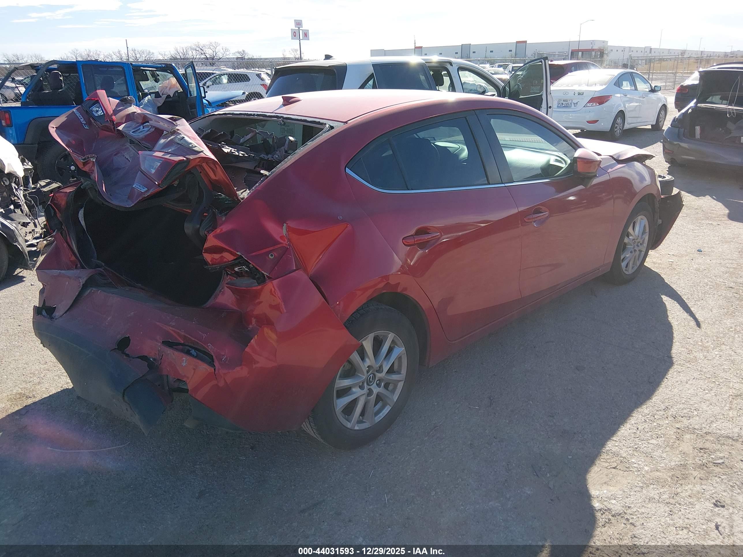 MAZDA MAZDA3 image 4