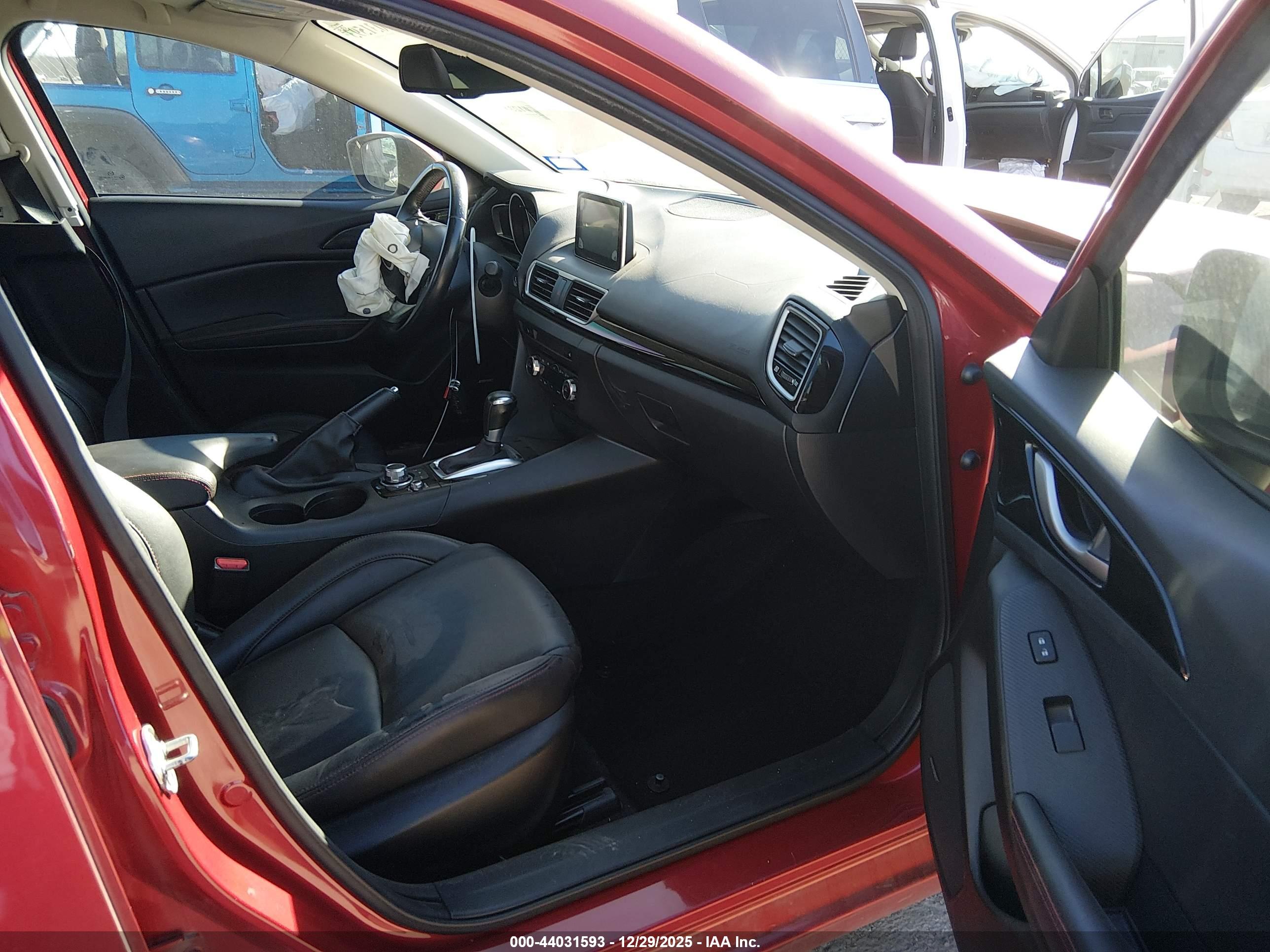 MAZDA MAZDA3 image 5