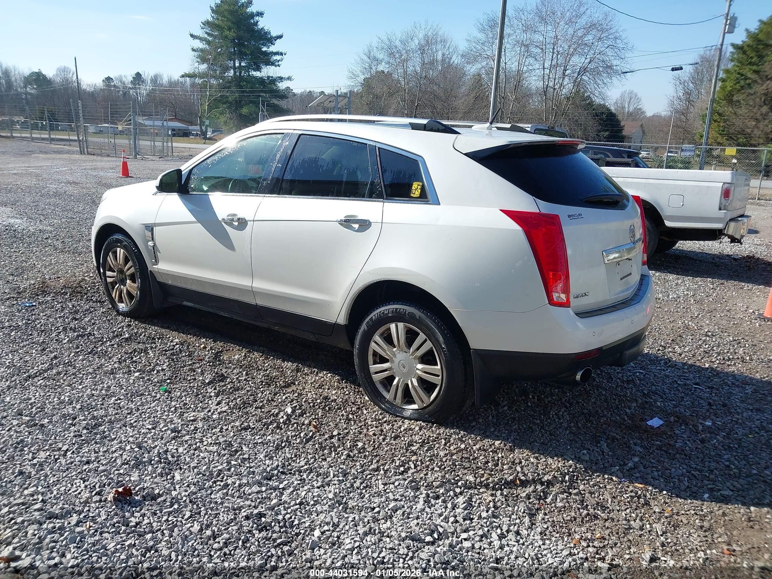 CADILLAC SRX image 3