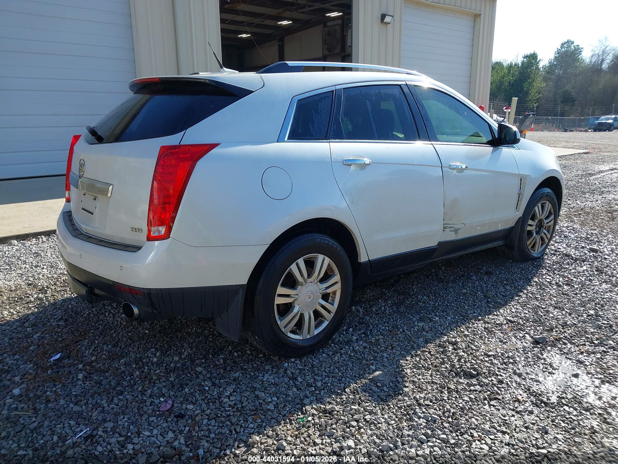 CADILLAC SRX image 4