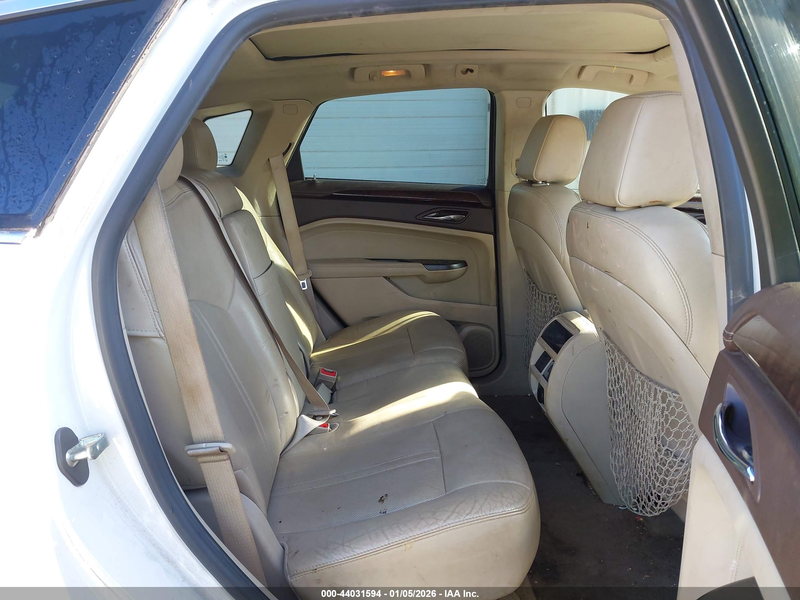 CADILLAC SRX image 8