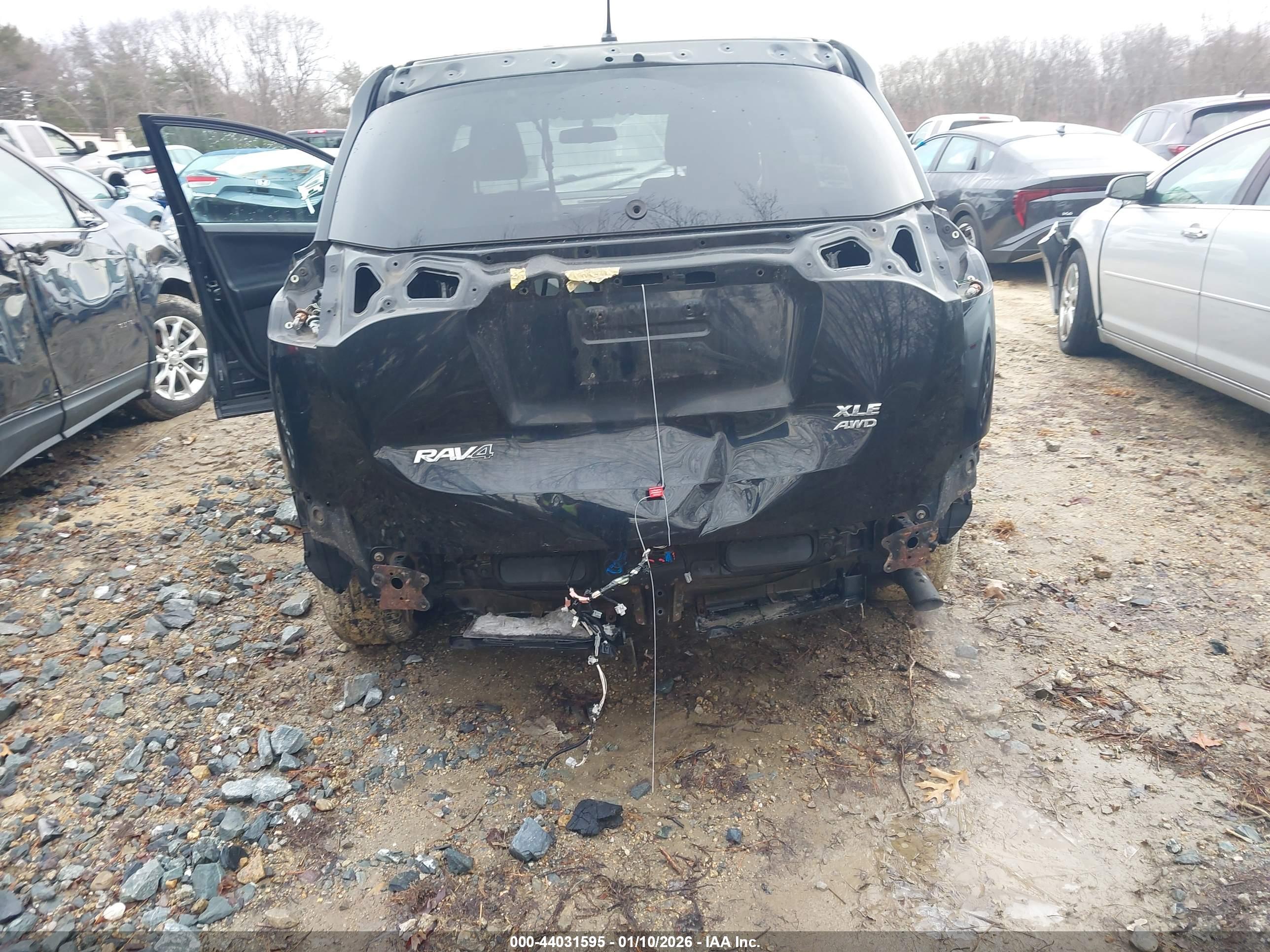 TOYOTA RAV4 image 6