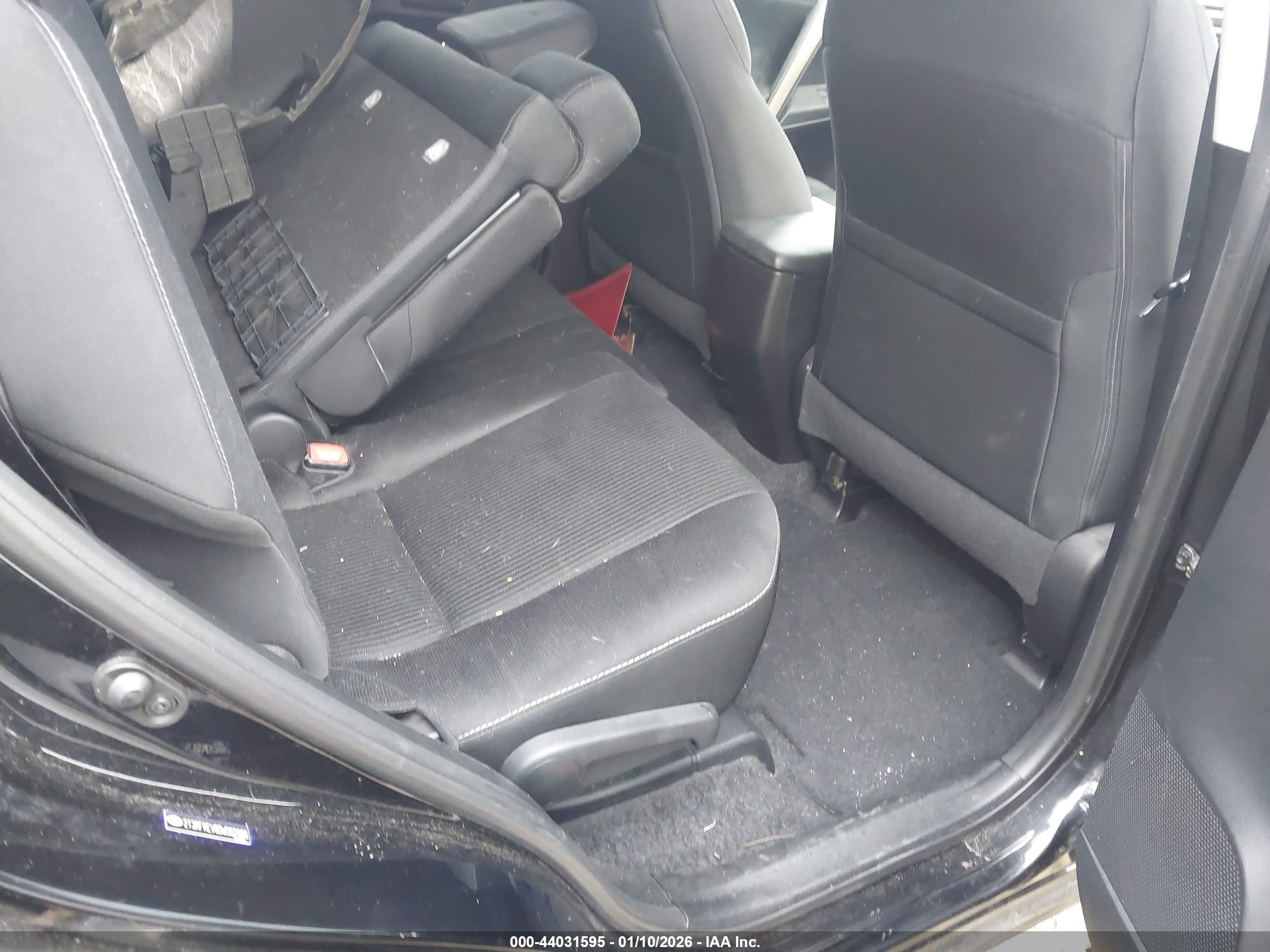 TOYOTA RAV4 image 8