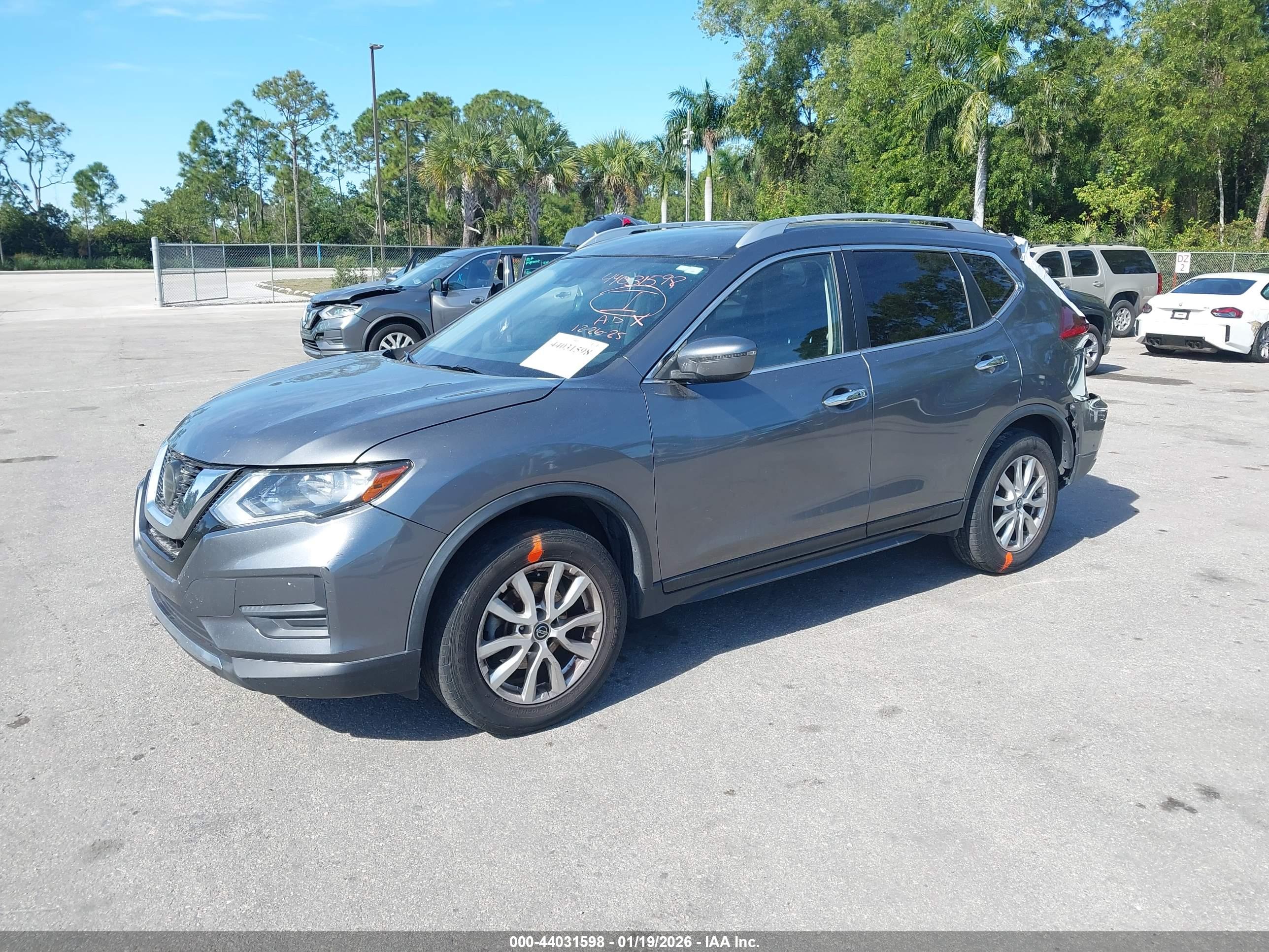 NISSAN ROGUE image 2