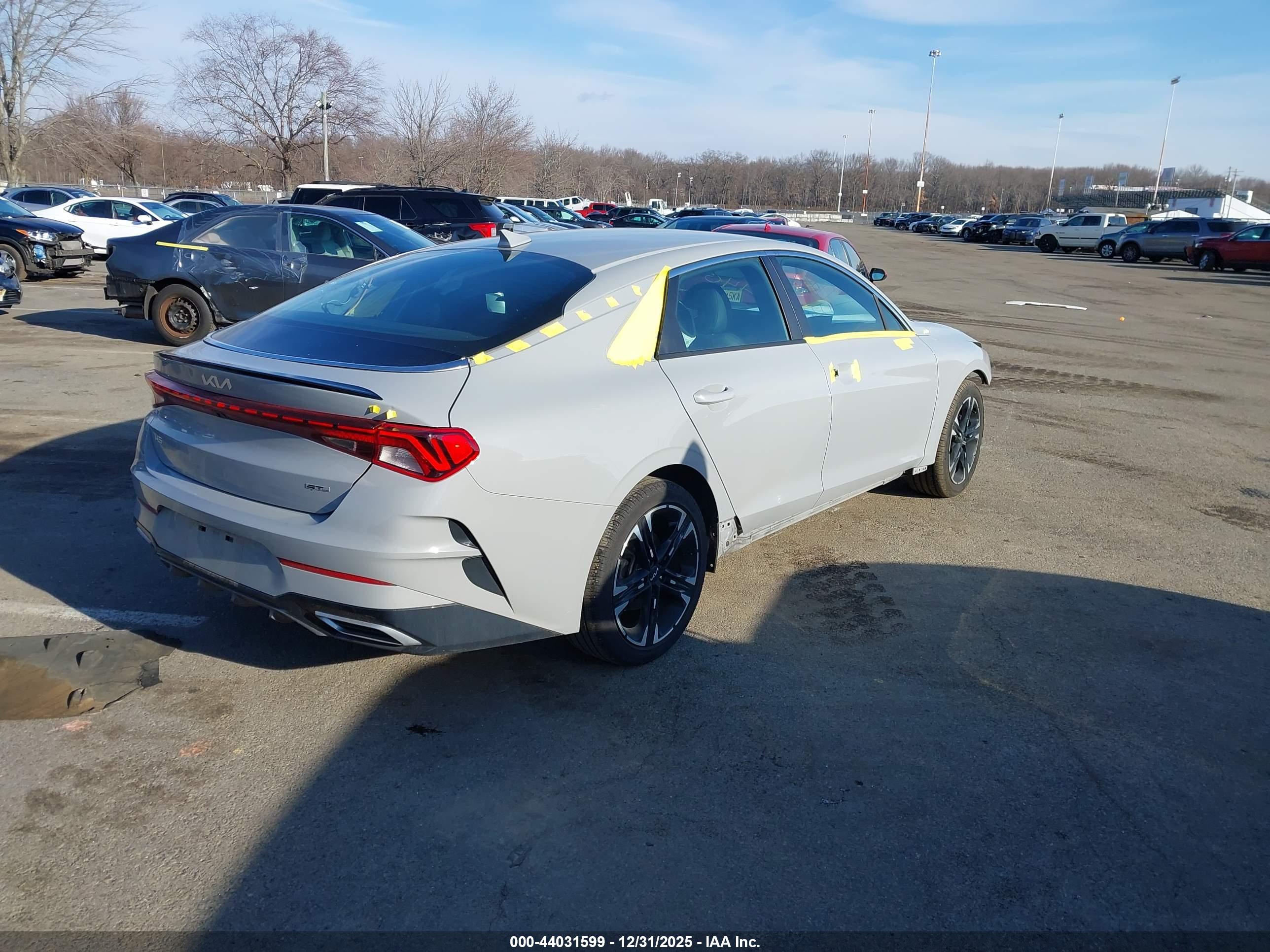 KIA K5 image 4