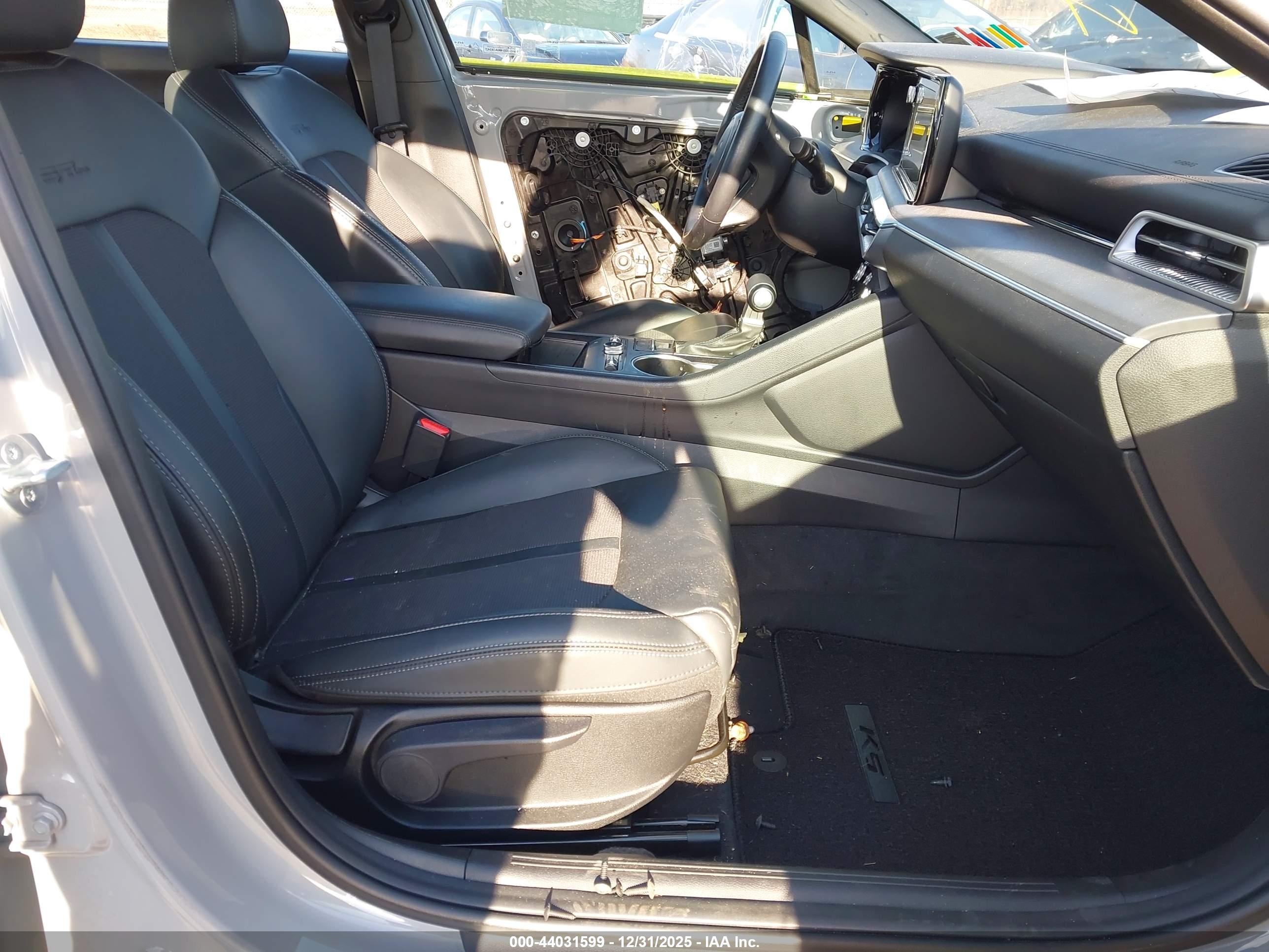 KIA K5 image 5