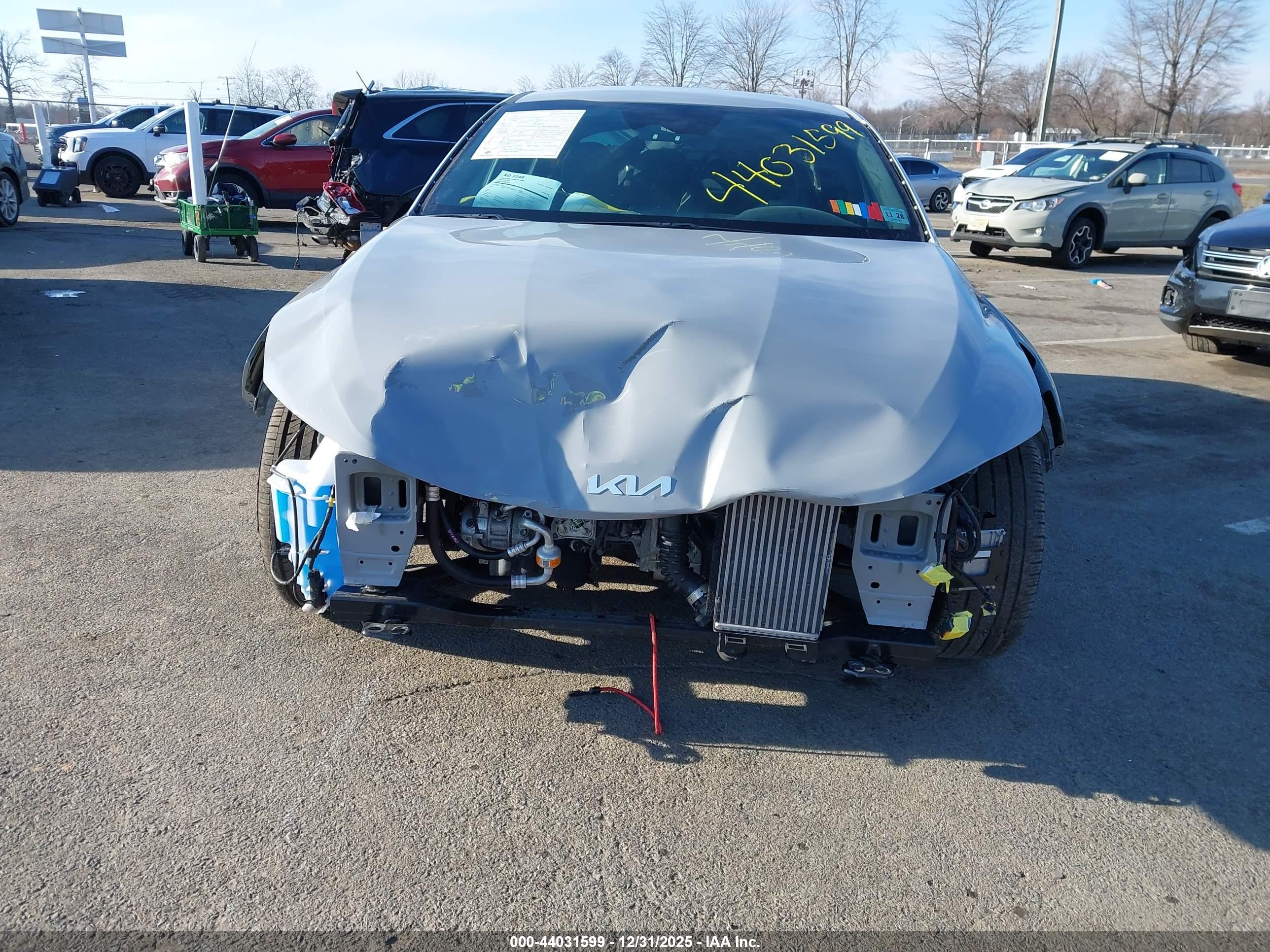 KIA K5 image 6