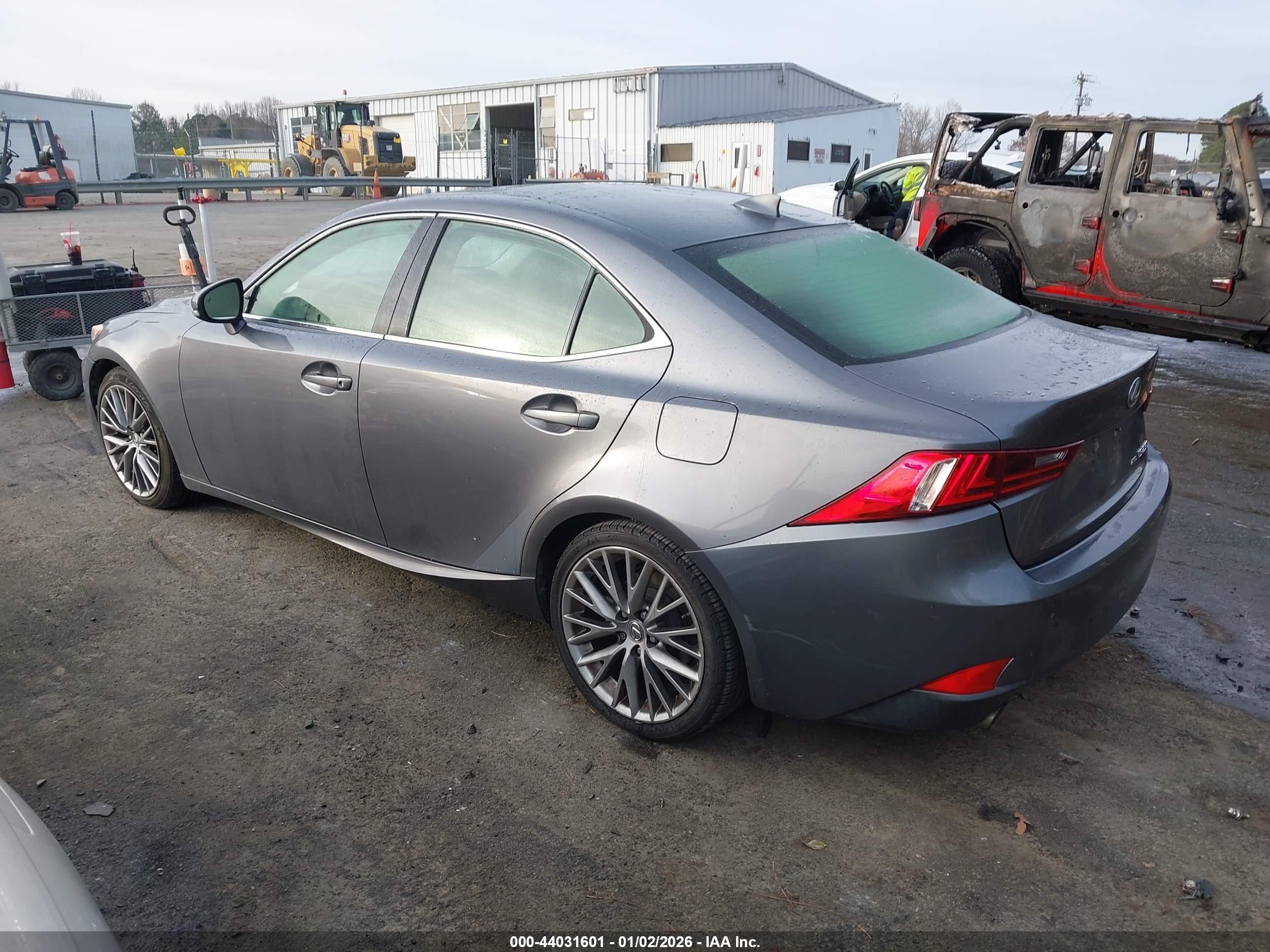 LEXUS IS image 3