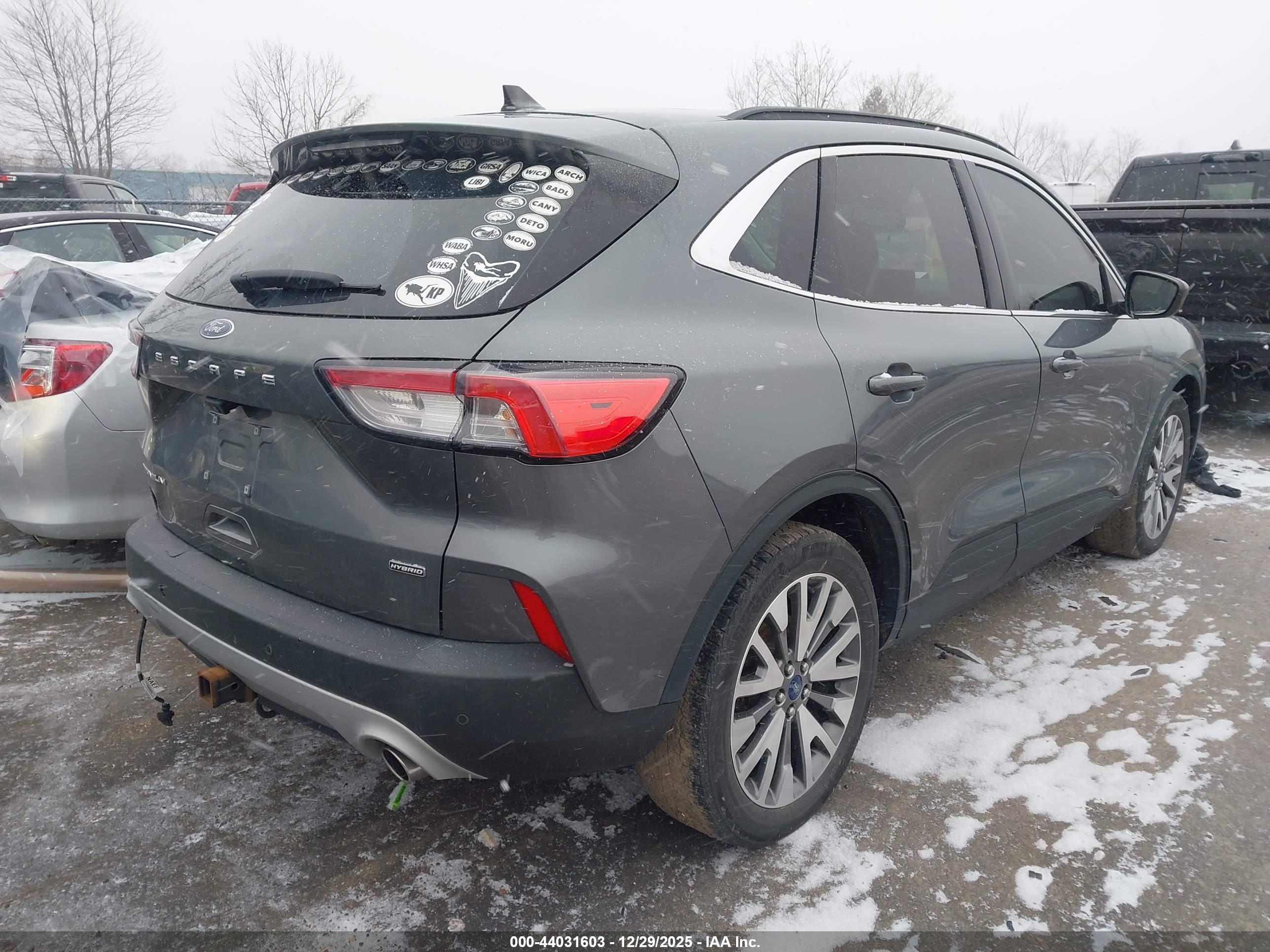 FORD ESCAPE image 4