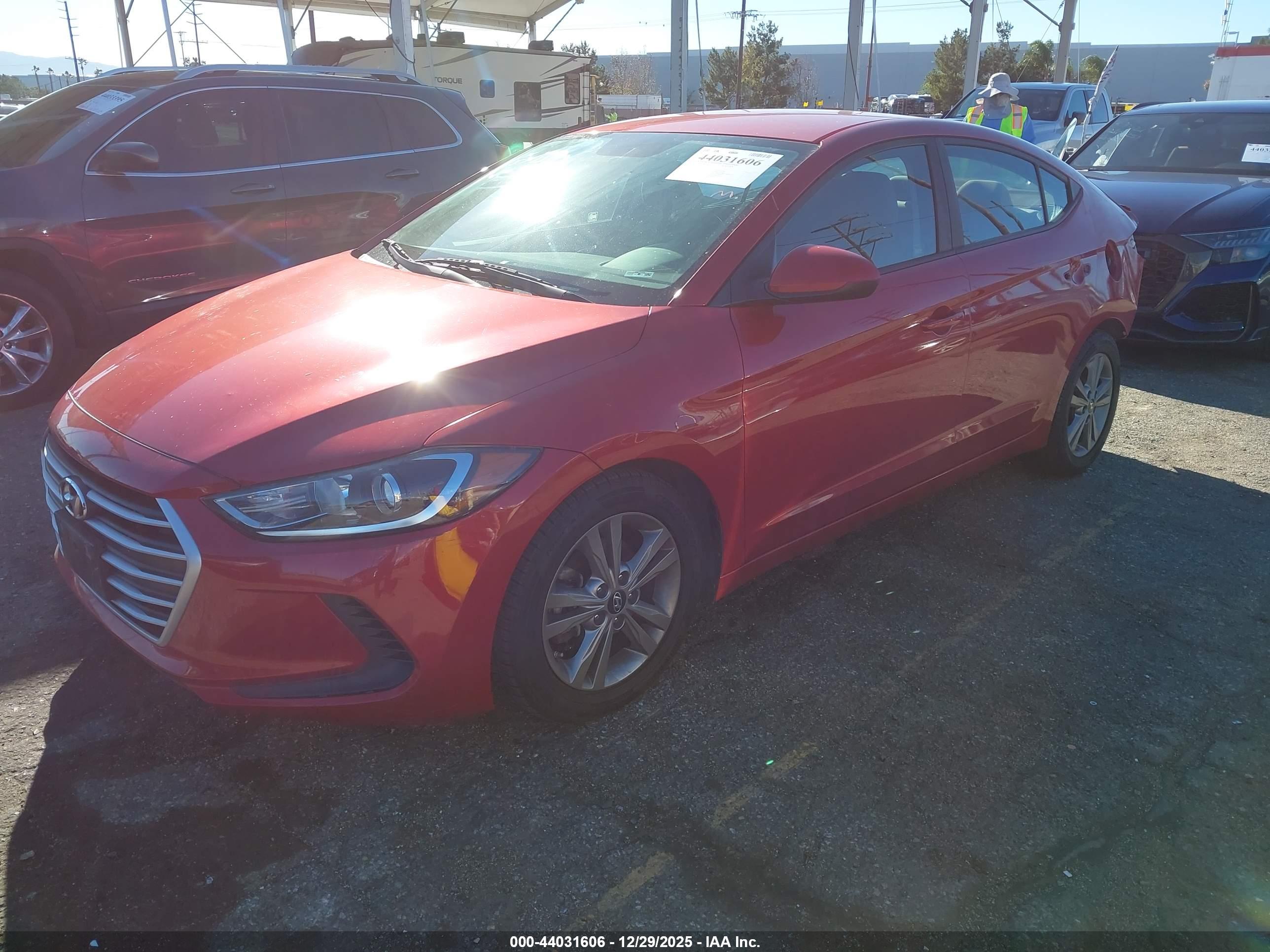 HYUNDAI ELANTRA image 2