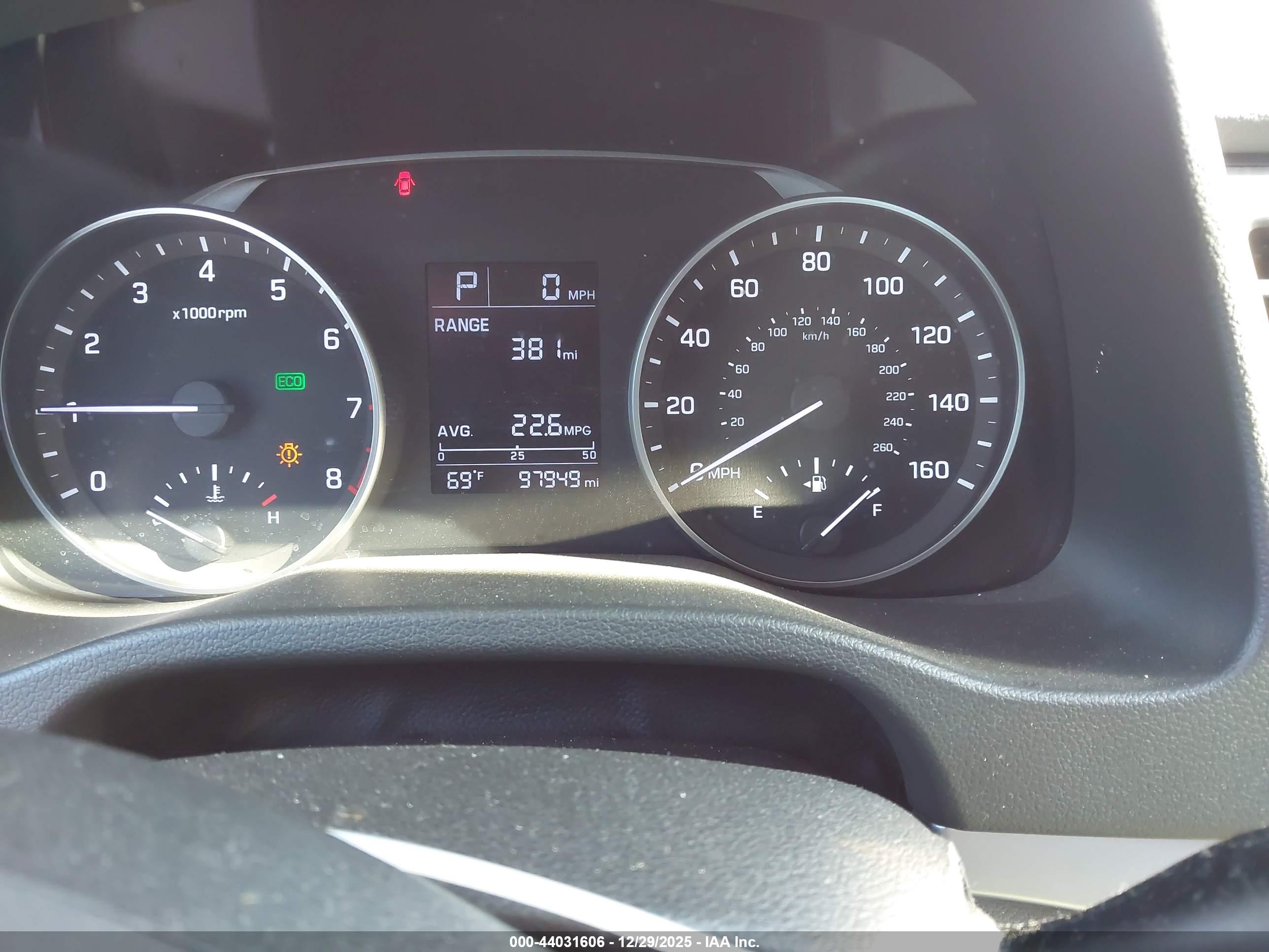HYUNDAI ELANTRA image 7