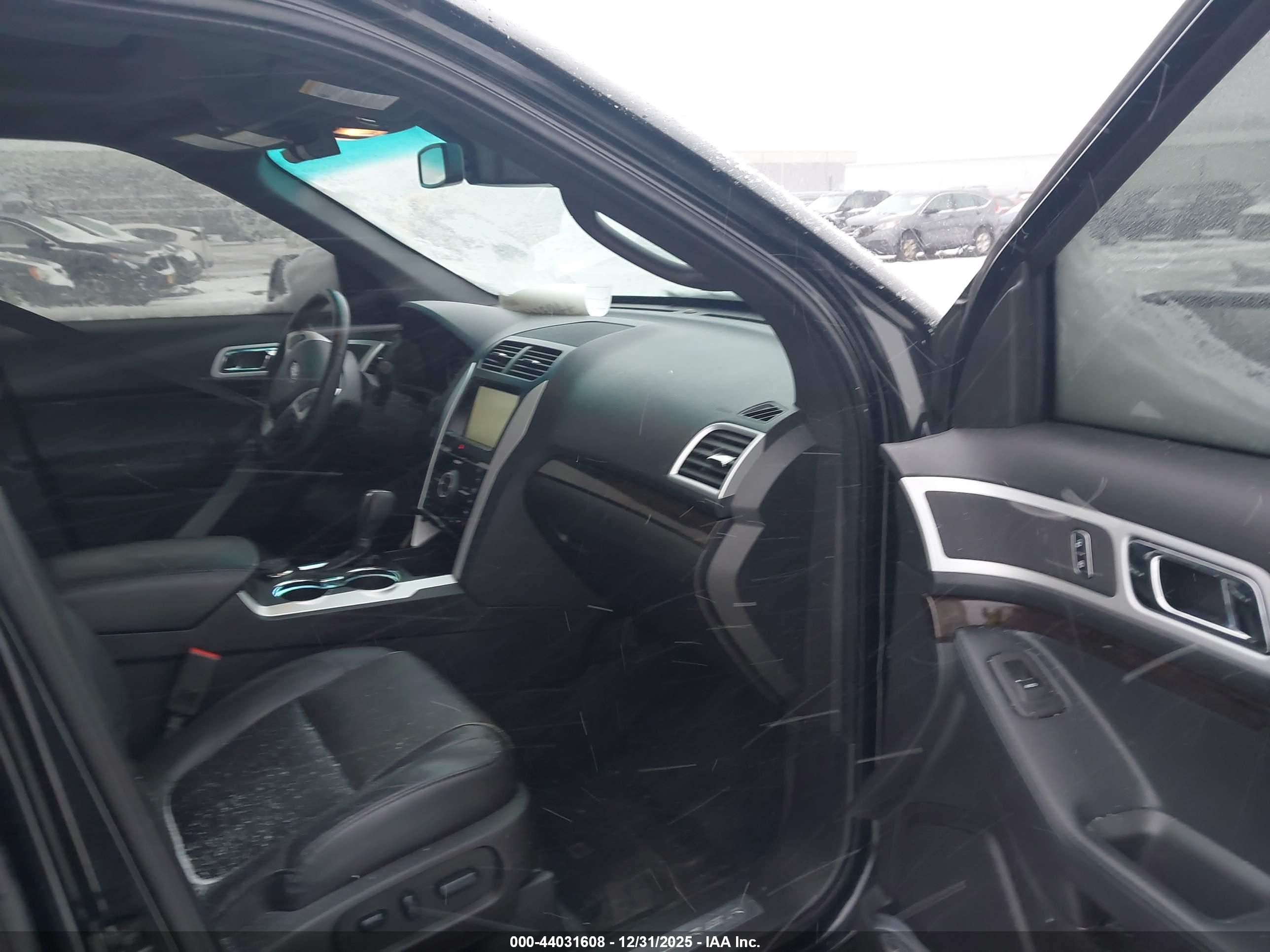 FORD EXPLORER image 5