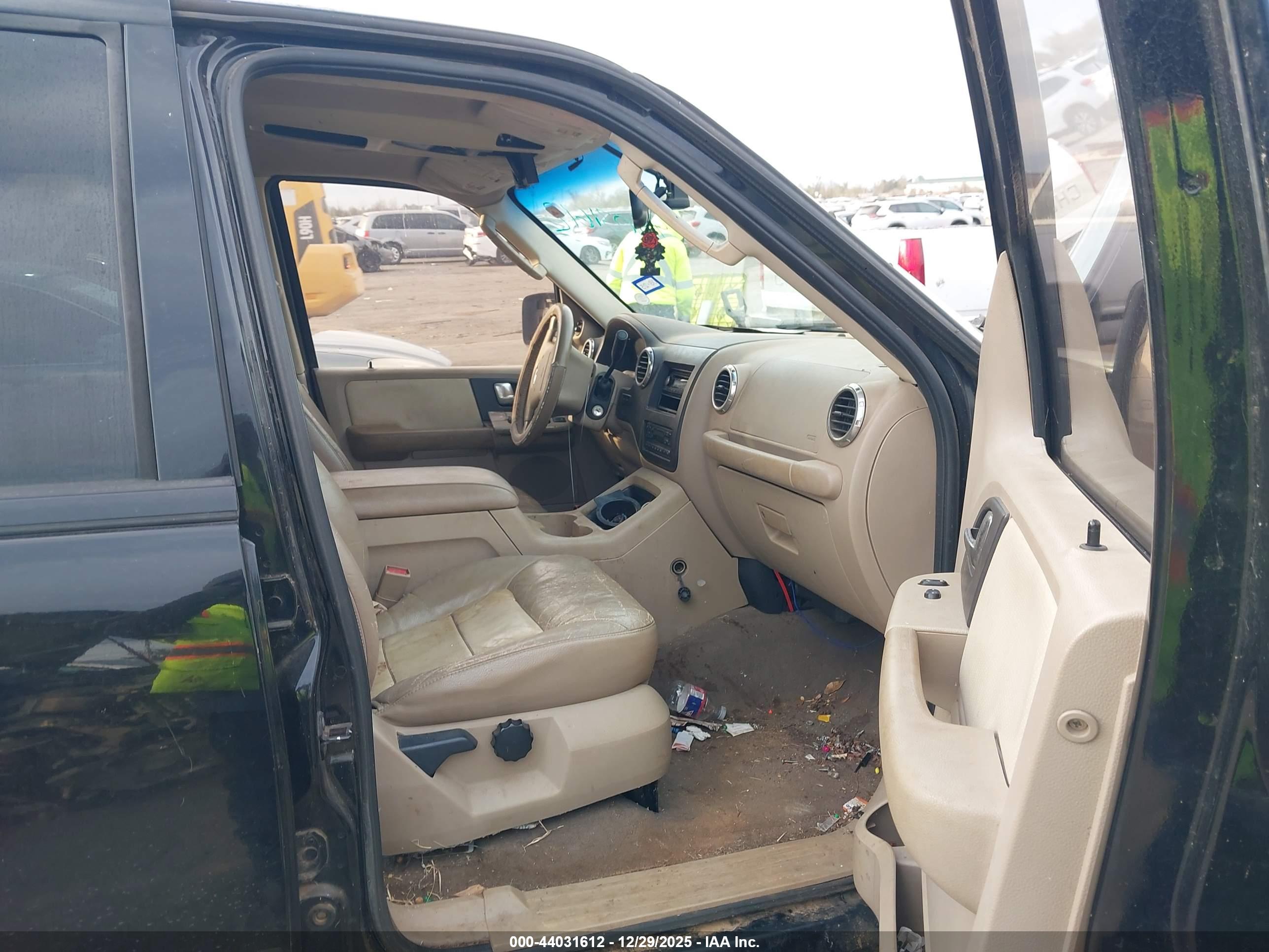 FORD EXPEDITION image 5