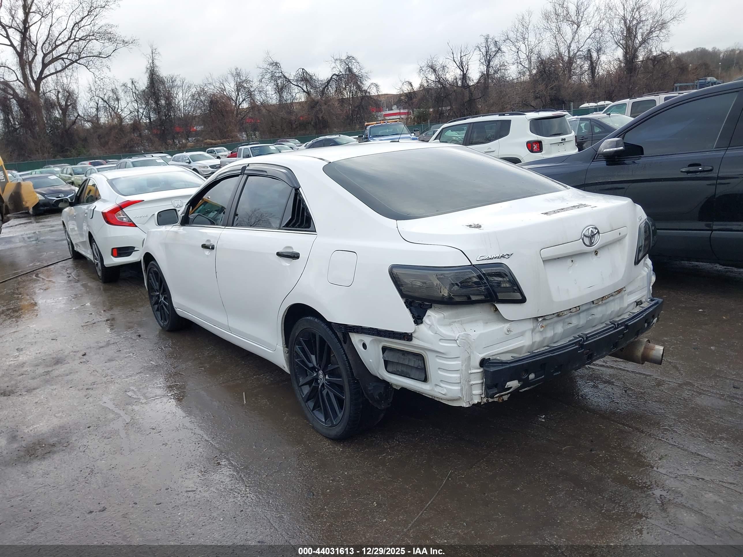 TOYOTA CAMRY image 3